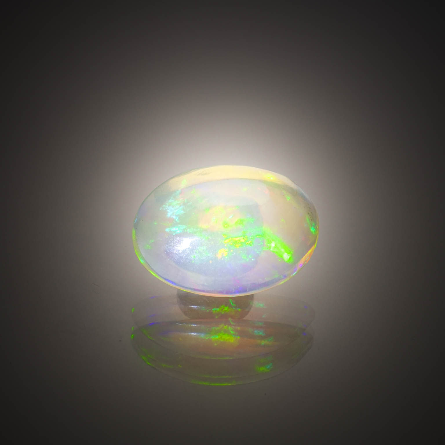 Cristal de roche cœur sur papier. - Lazuli