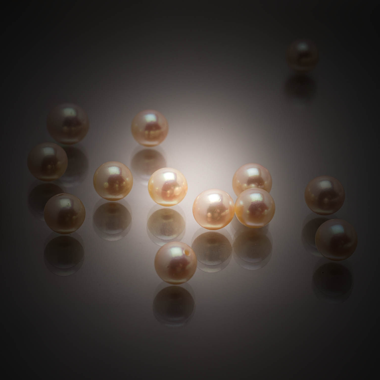 Lot de 30 perles de culture sur papier. - Lazuli