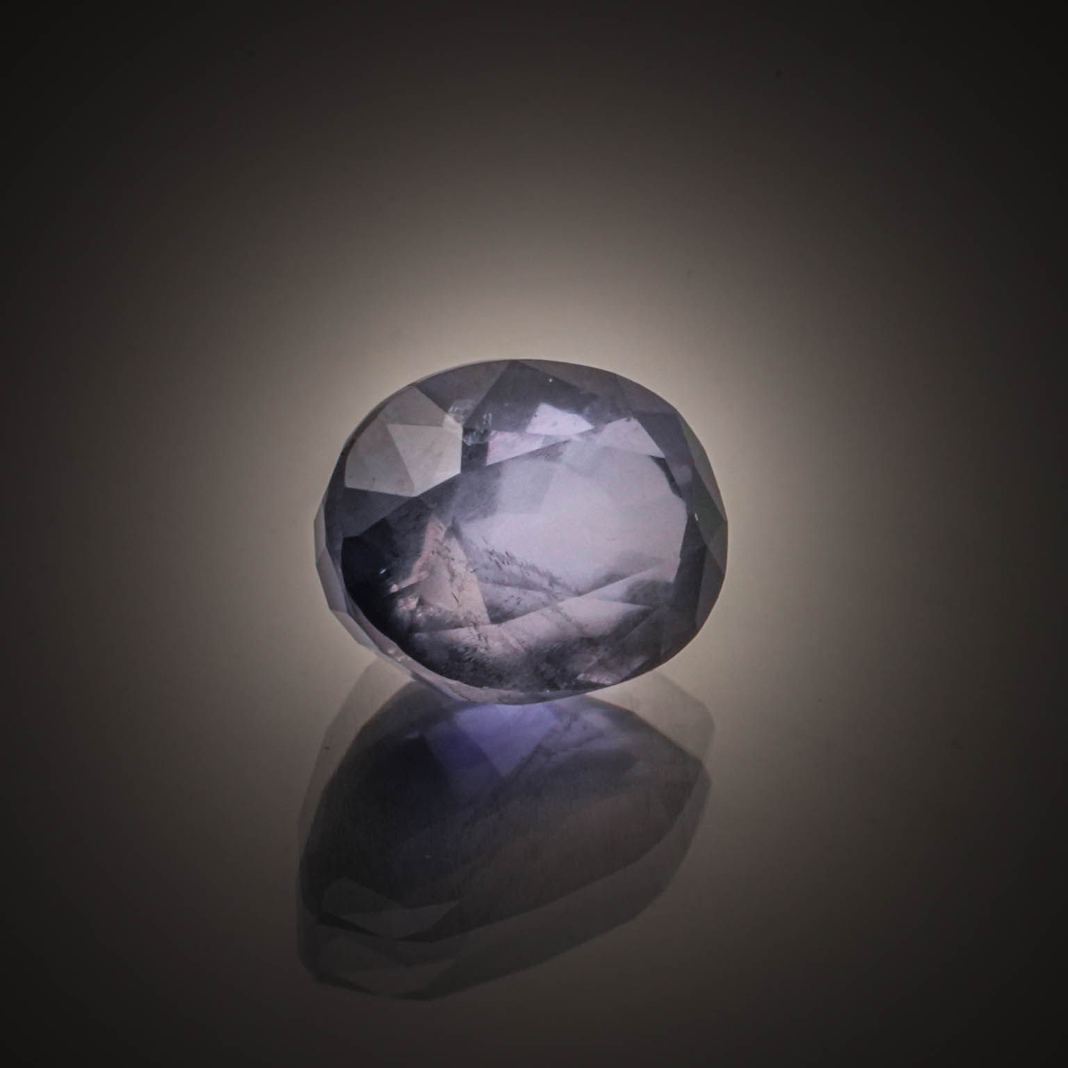 Fluorite bleue/violette coussin sur papier. - Lazuli