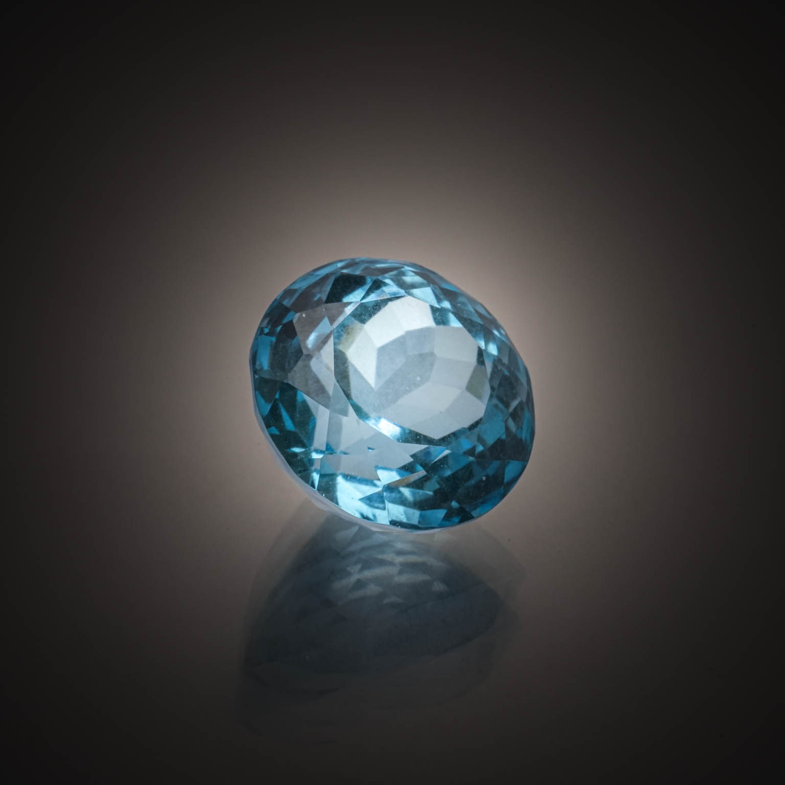 Lot de cinq cyanites bleues ovales sur papier. - Lazuli