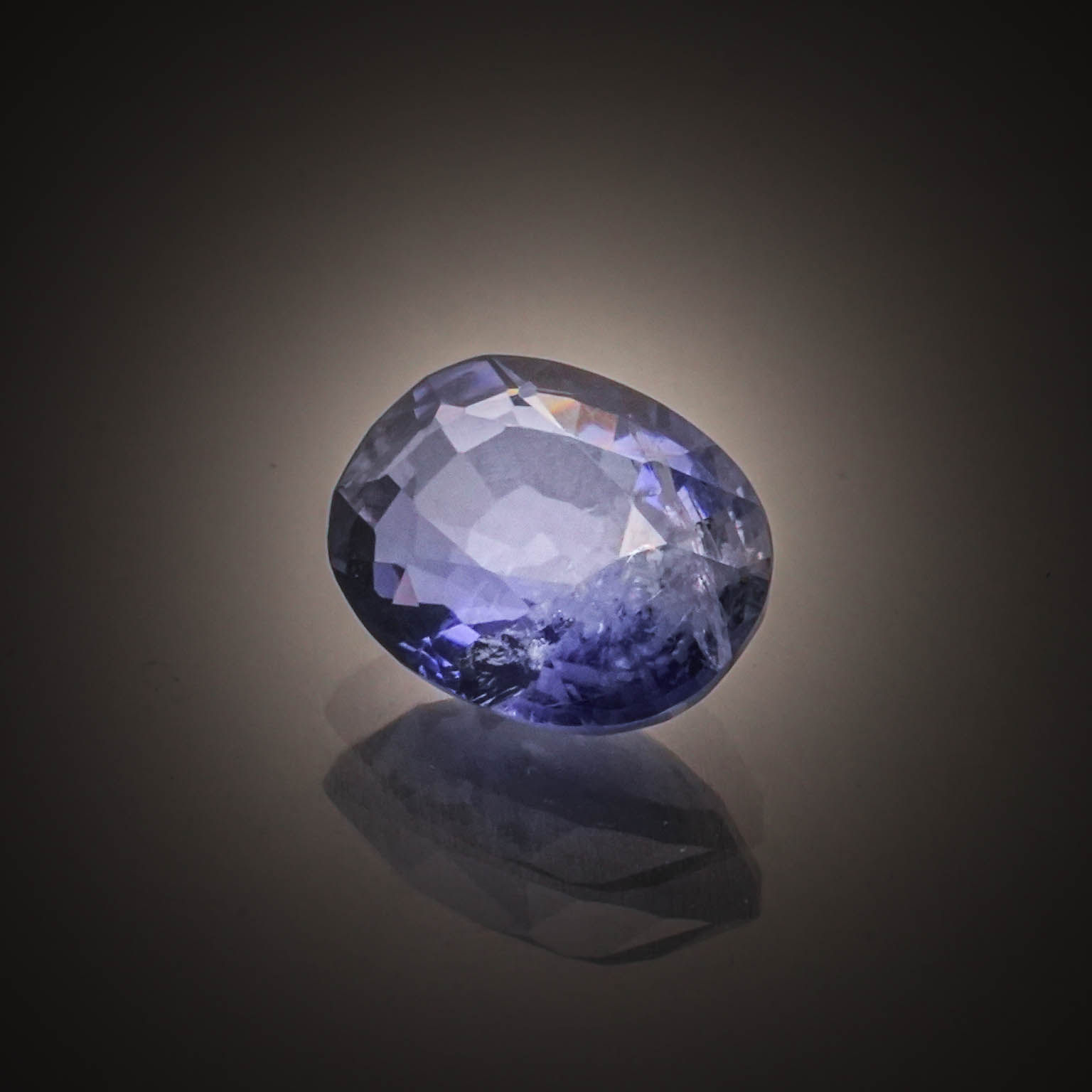 Lot de tanzanites ovales sur papier. - Lazuli