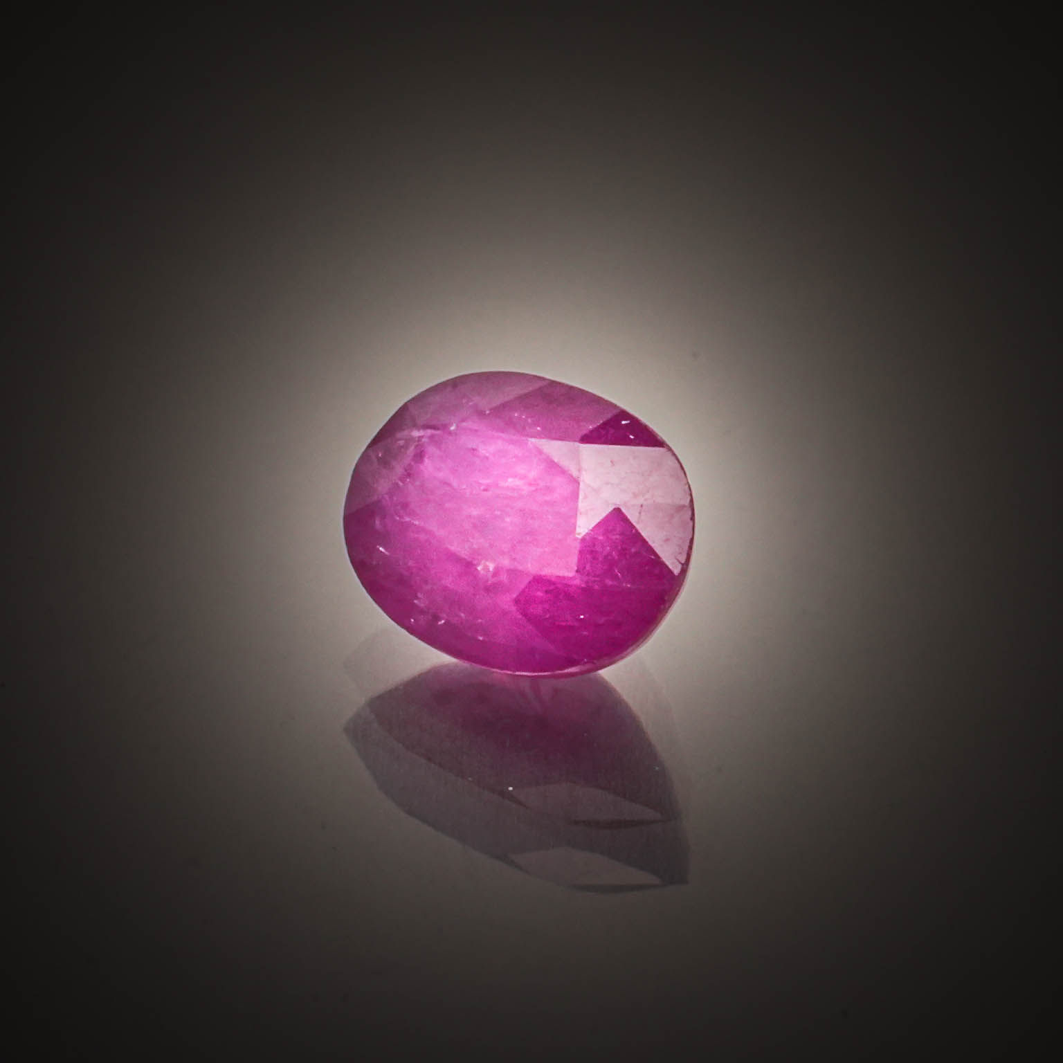Quartz lemon ovale sur papier. - Lazuli