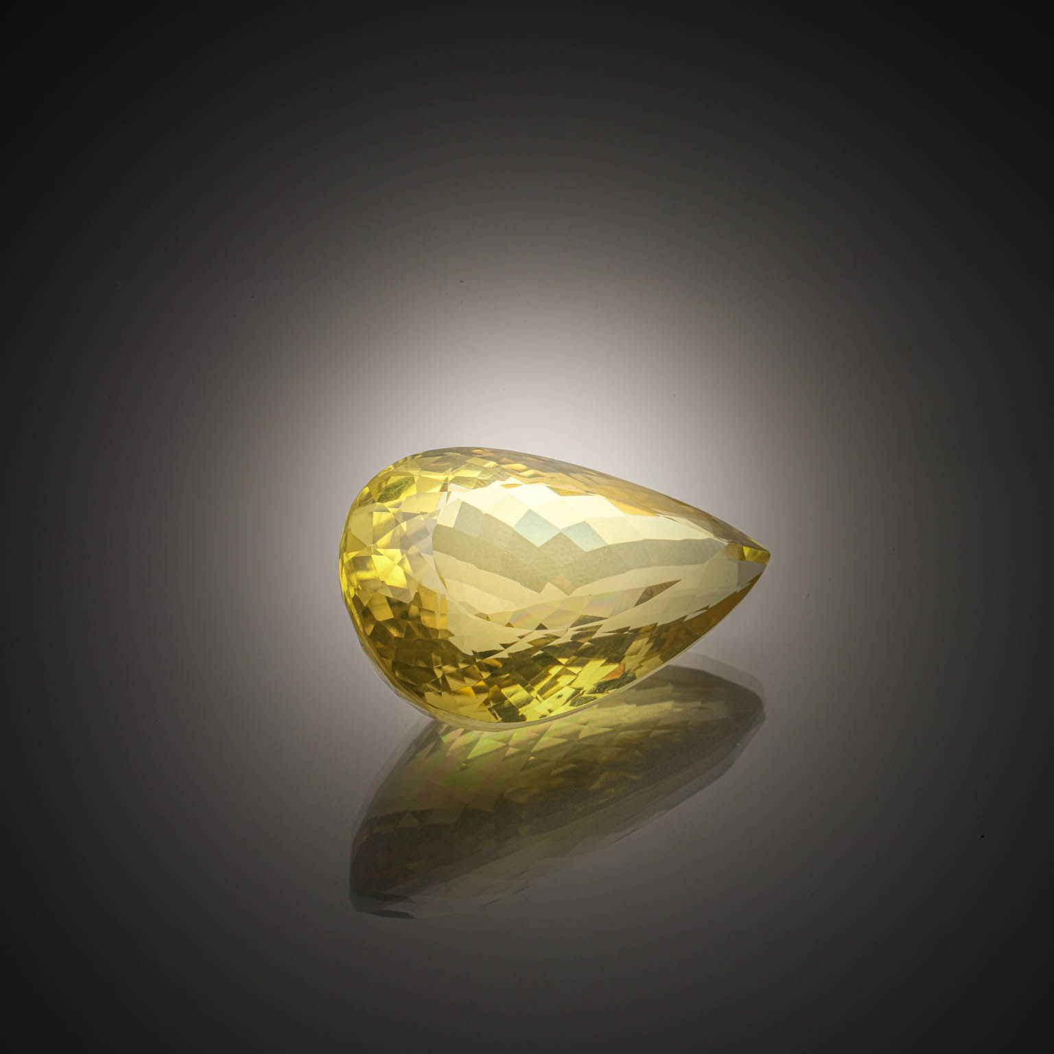 Quartz lemon poire sur papier. - Lazuli