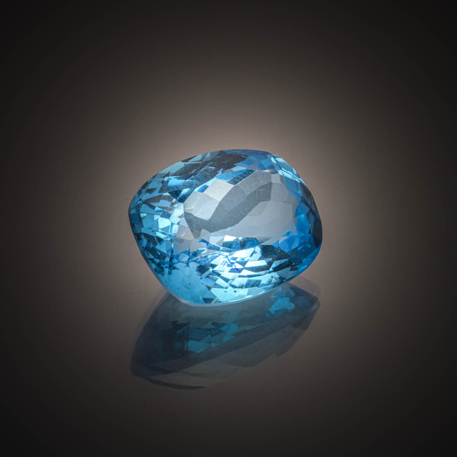Quartz lemon rectangulaire sur papier. - Lazuli