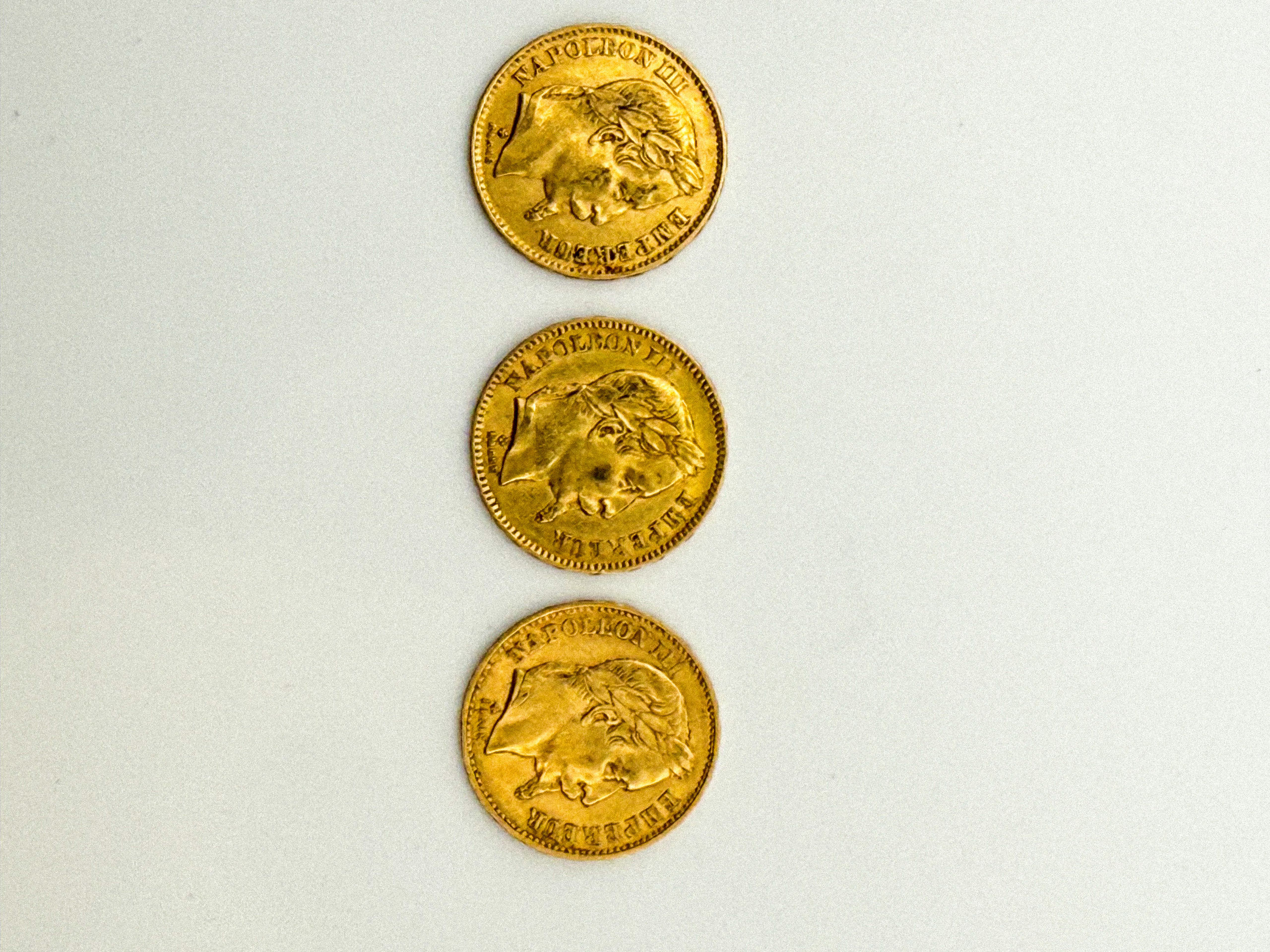 Lot de trois pièces en or de 20 francs Napoléon III tête laurée (1866 BB, 1867 BB, 1868 BB) - Lazuli