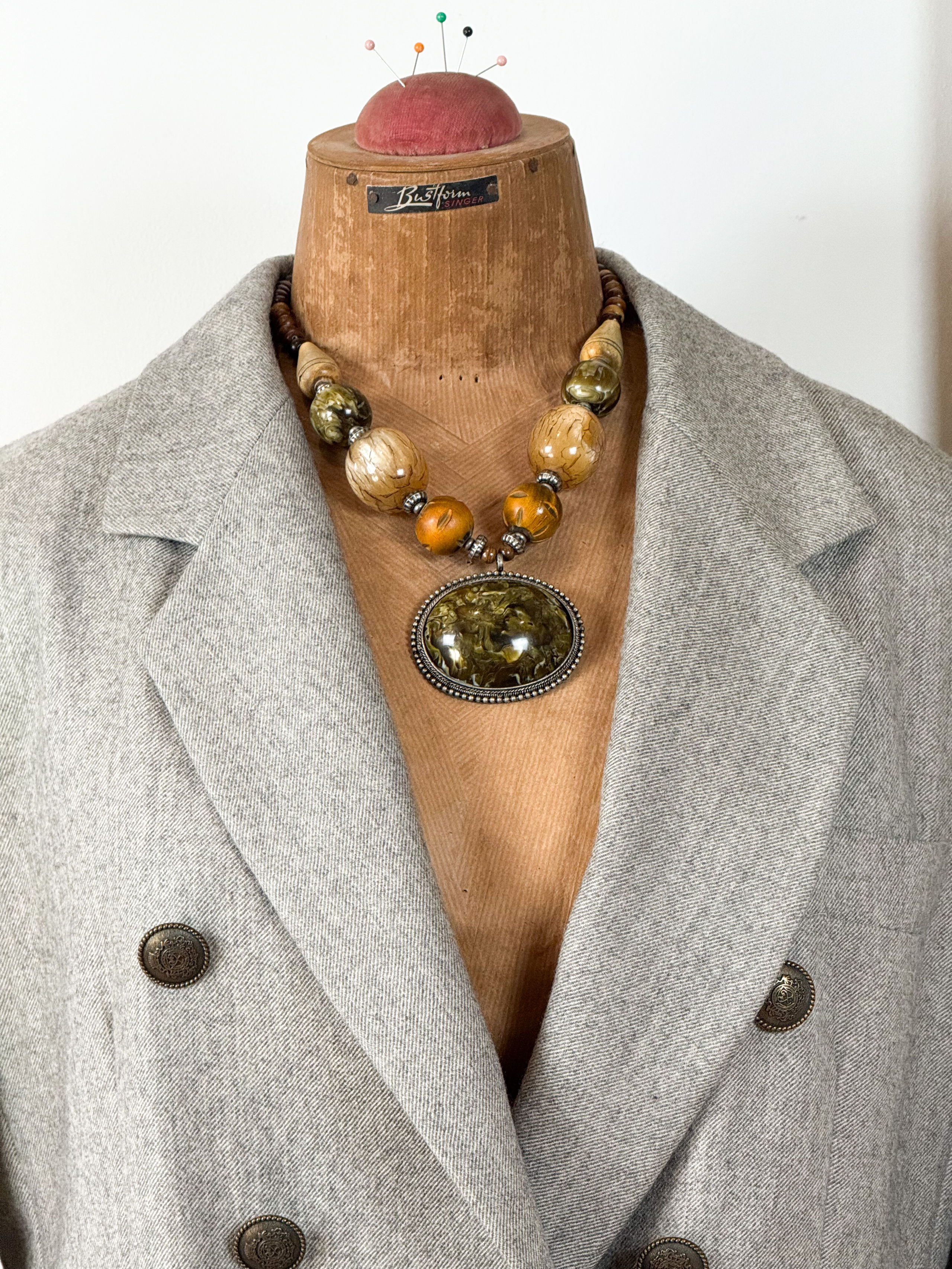 Collier en métal et boules de verre de Murano bleues et dorées. - Lazuli