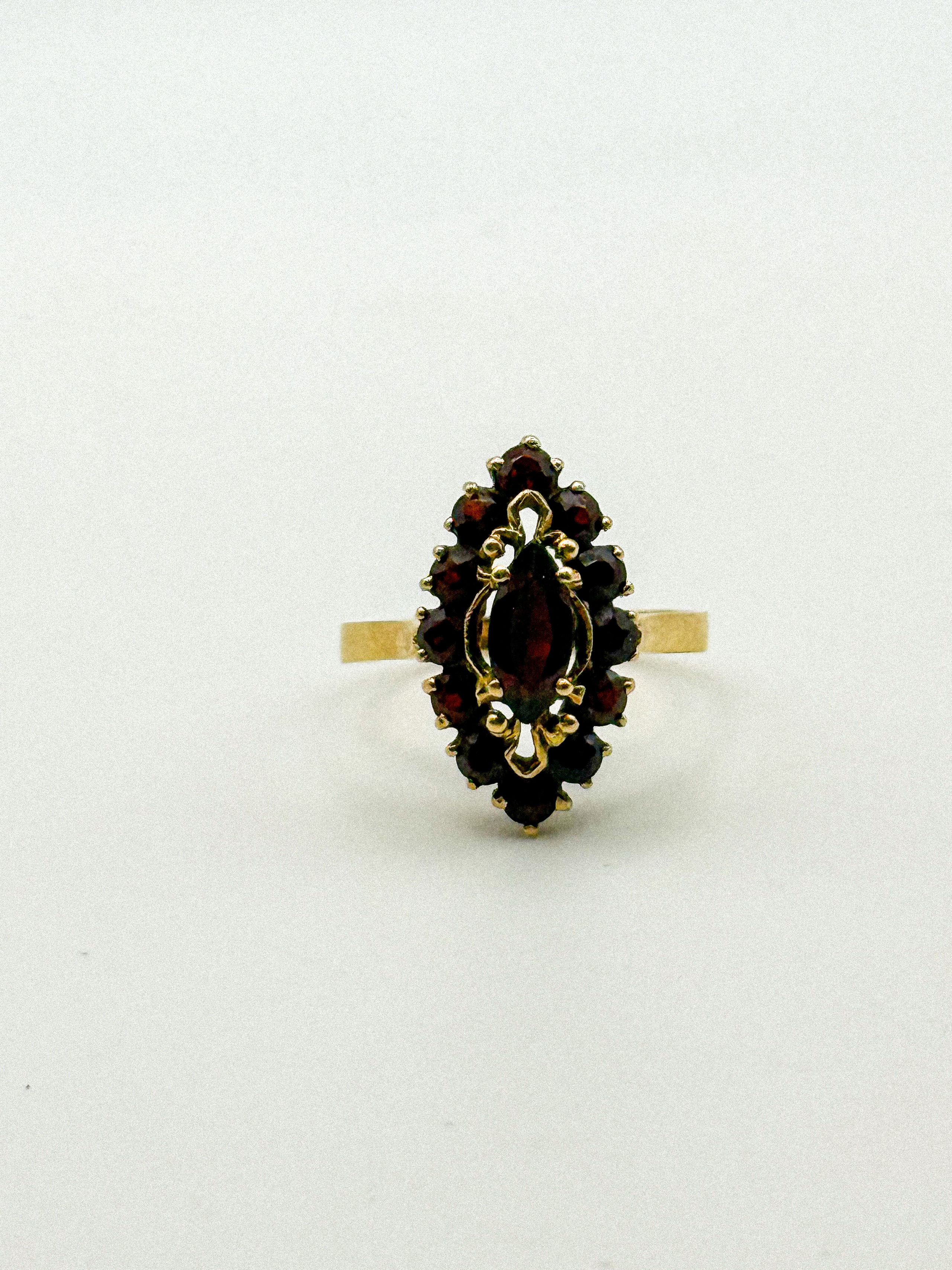 Bague en argent à décor de trois fleurs de lys. - Lazuli