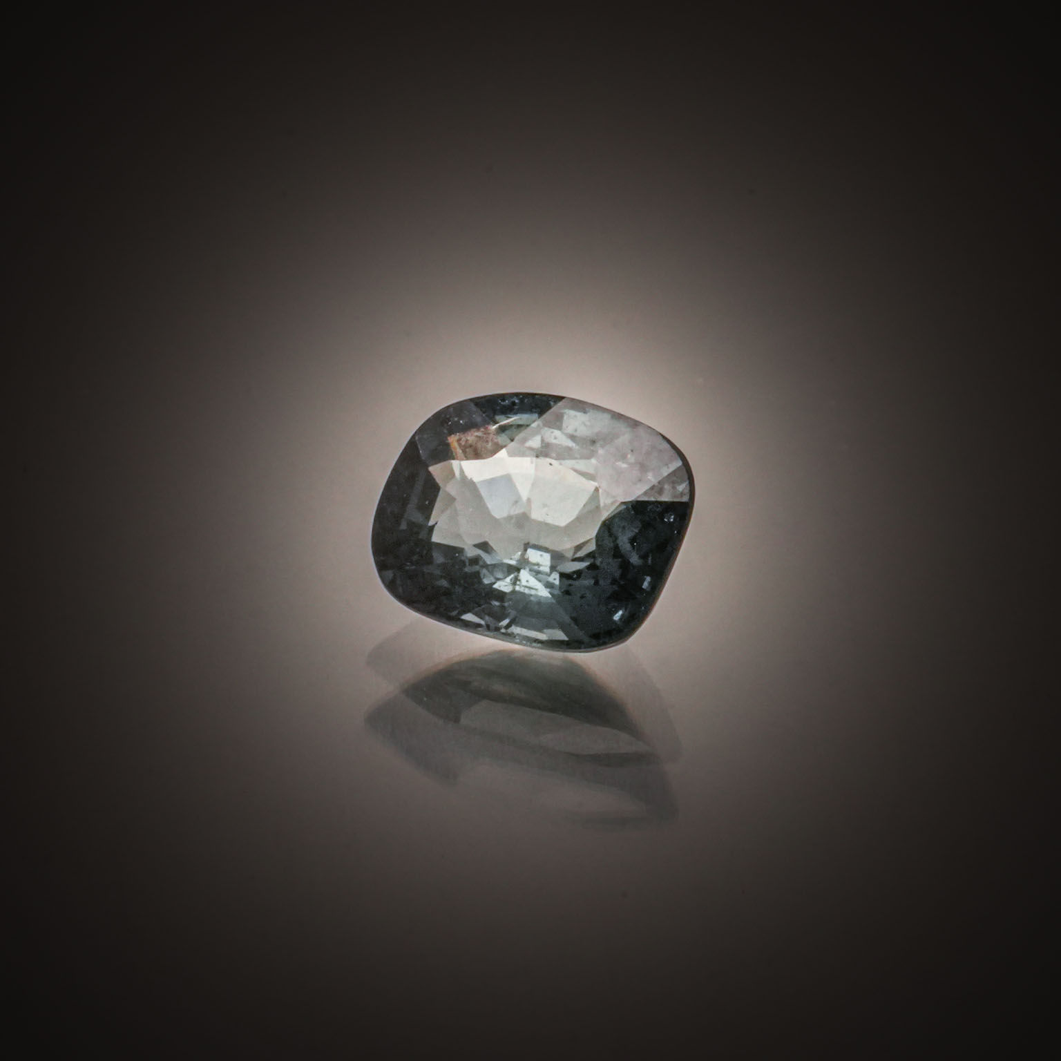 Scapolite poire sur papier. - Lazuli