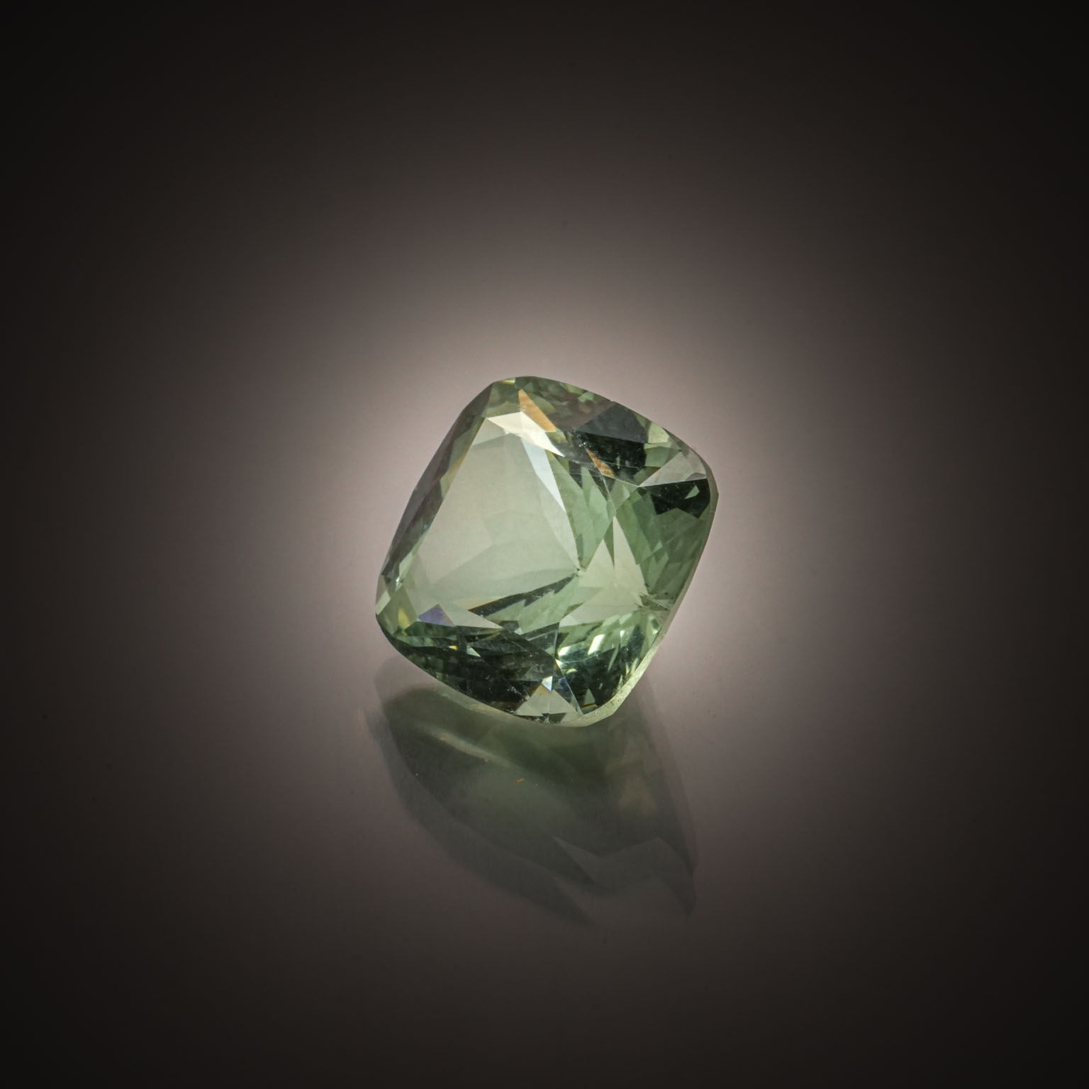 Béryl vert coussin sur papier. - Lazuli