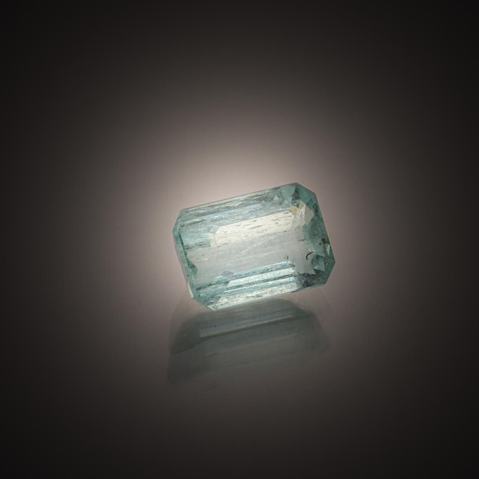Diamant taille ancienne sur papier. - Lazuli