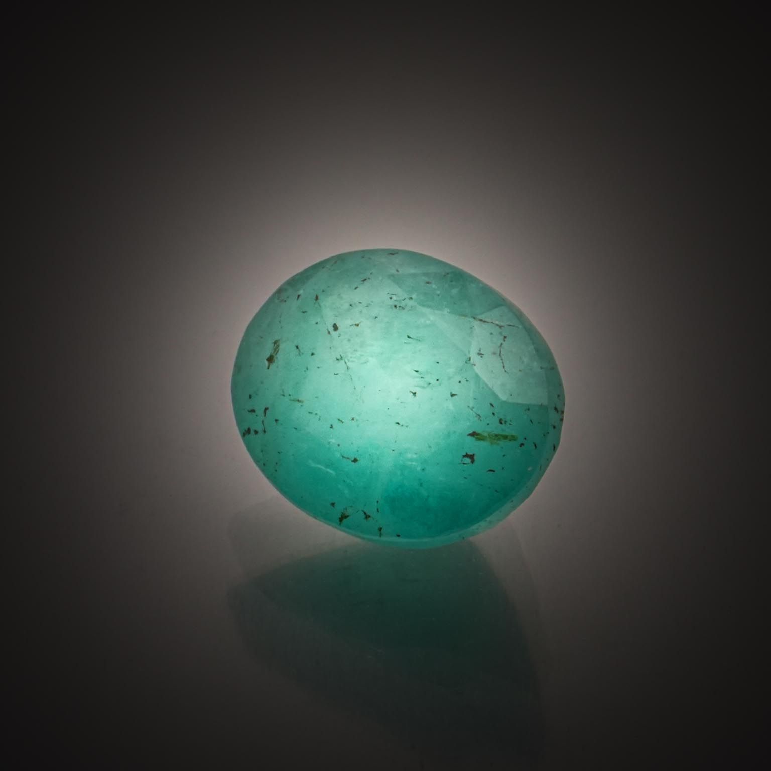 Appairage de fluorites bleues poires sur papier. - Lazuli