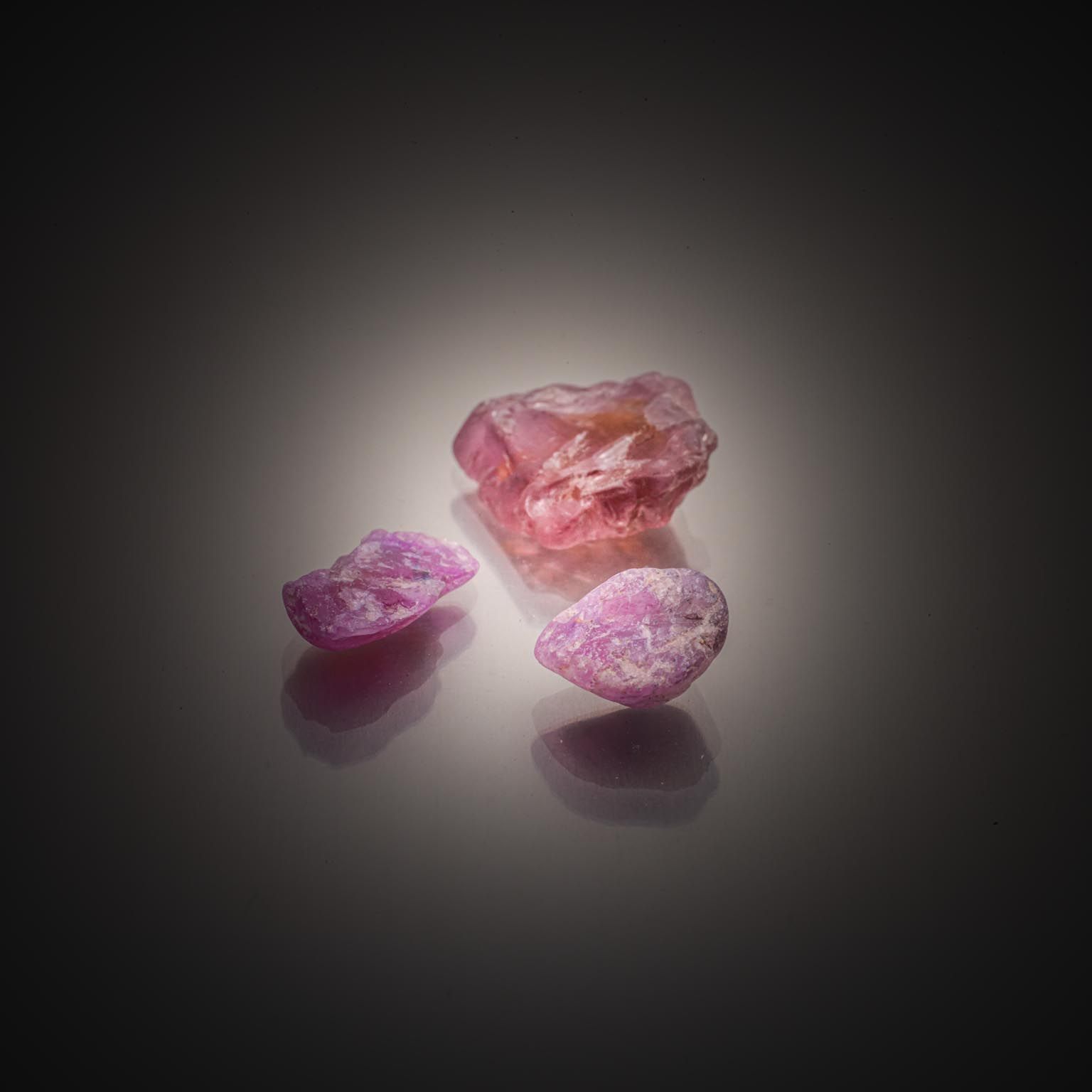 Citrine carrée sur papier. - Lazuli