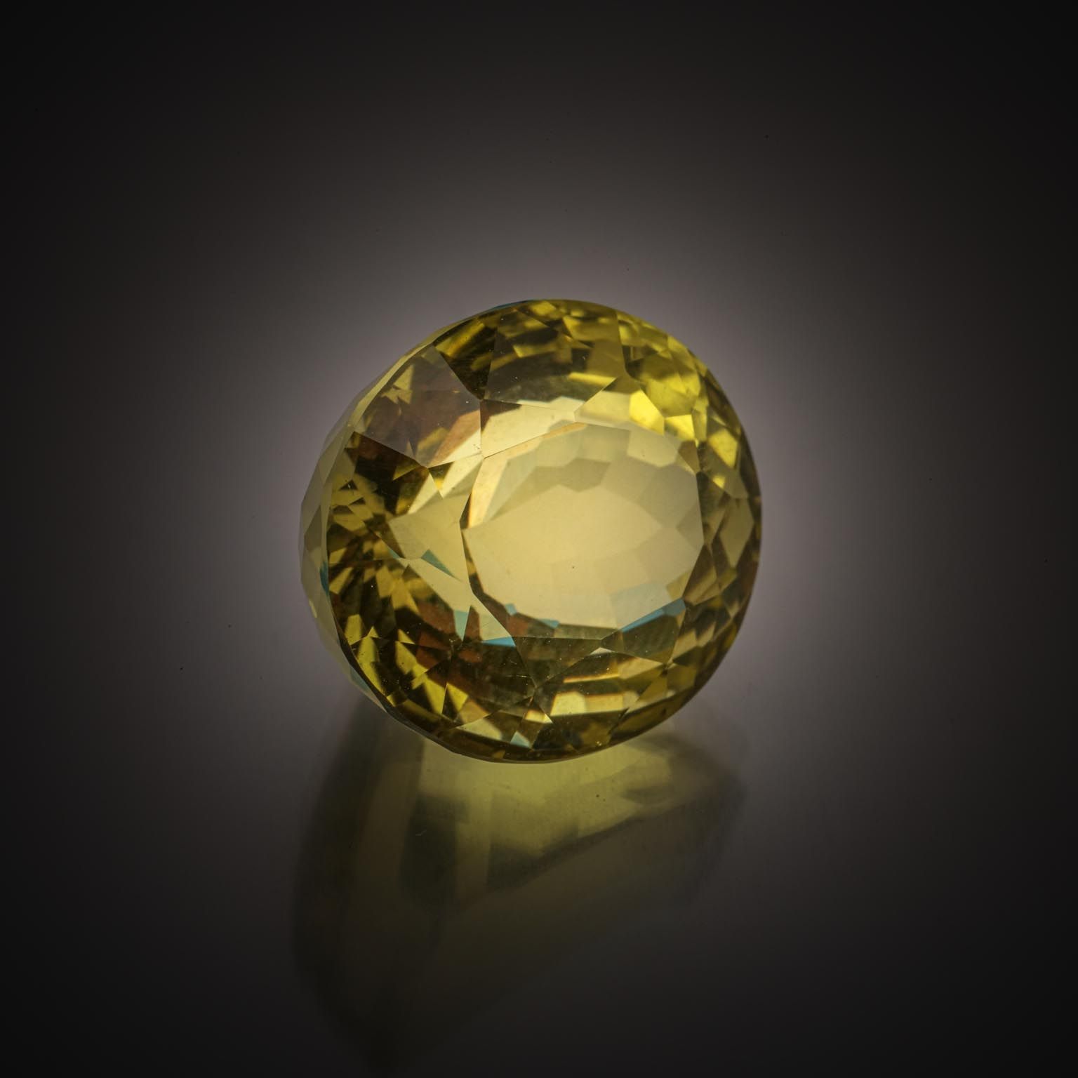 Quartz lemon ovale sur papier. - Lazuli
