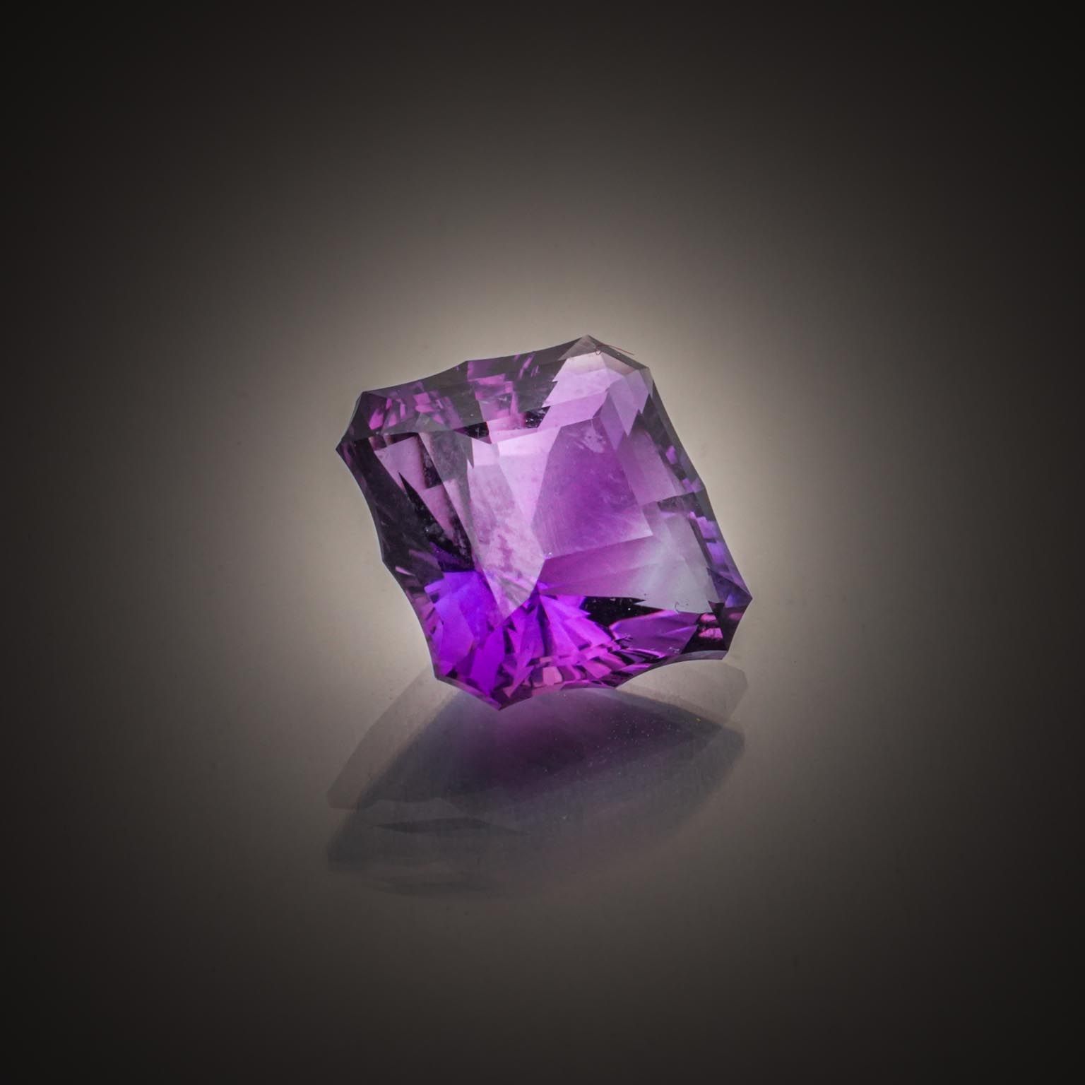 Quartz œil de tigre sur papier. - Lazuli