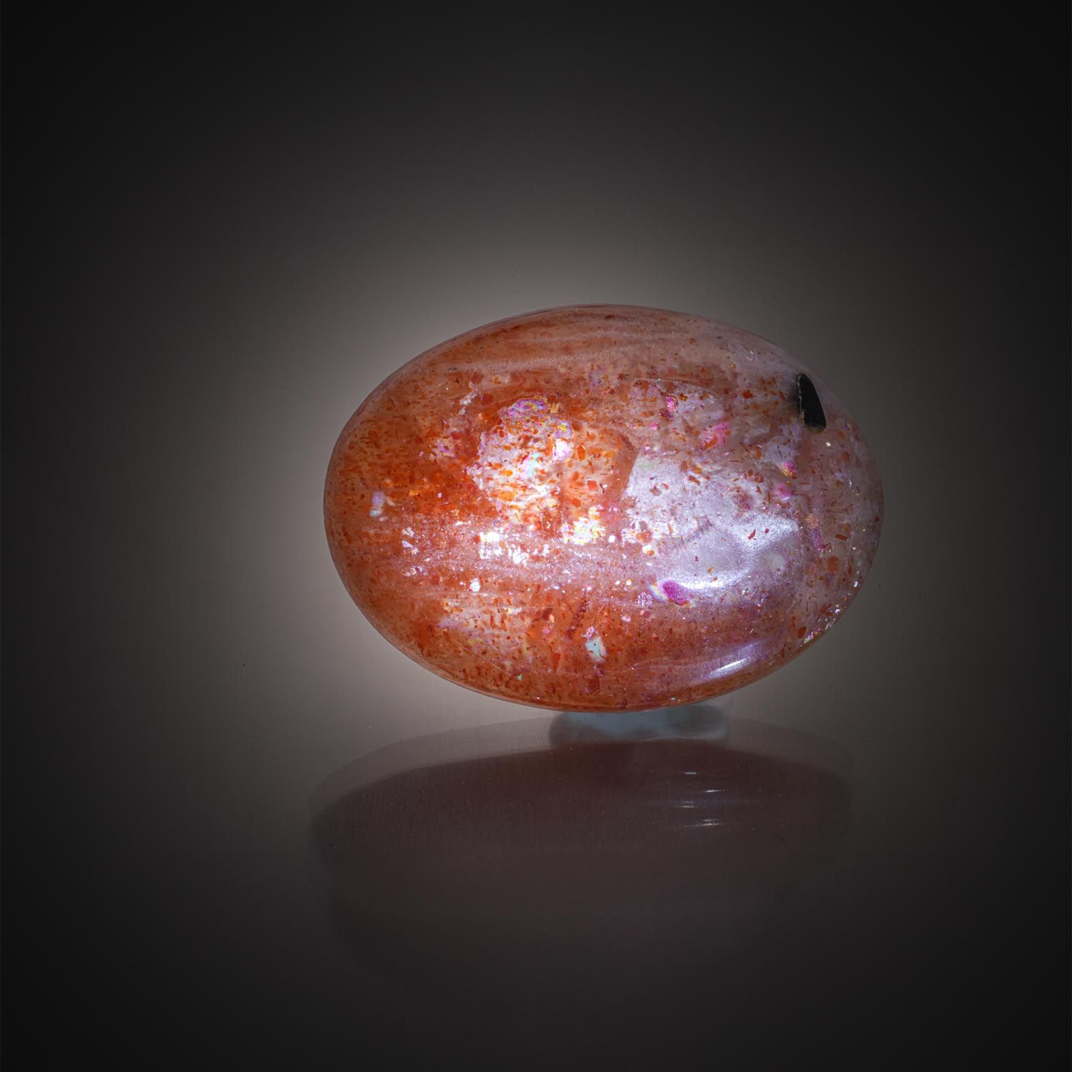 Citrine poire sur papier. - Lazuli