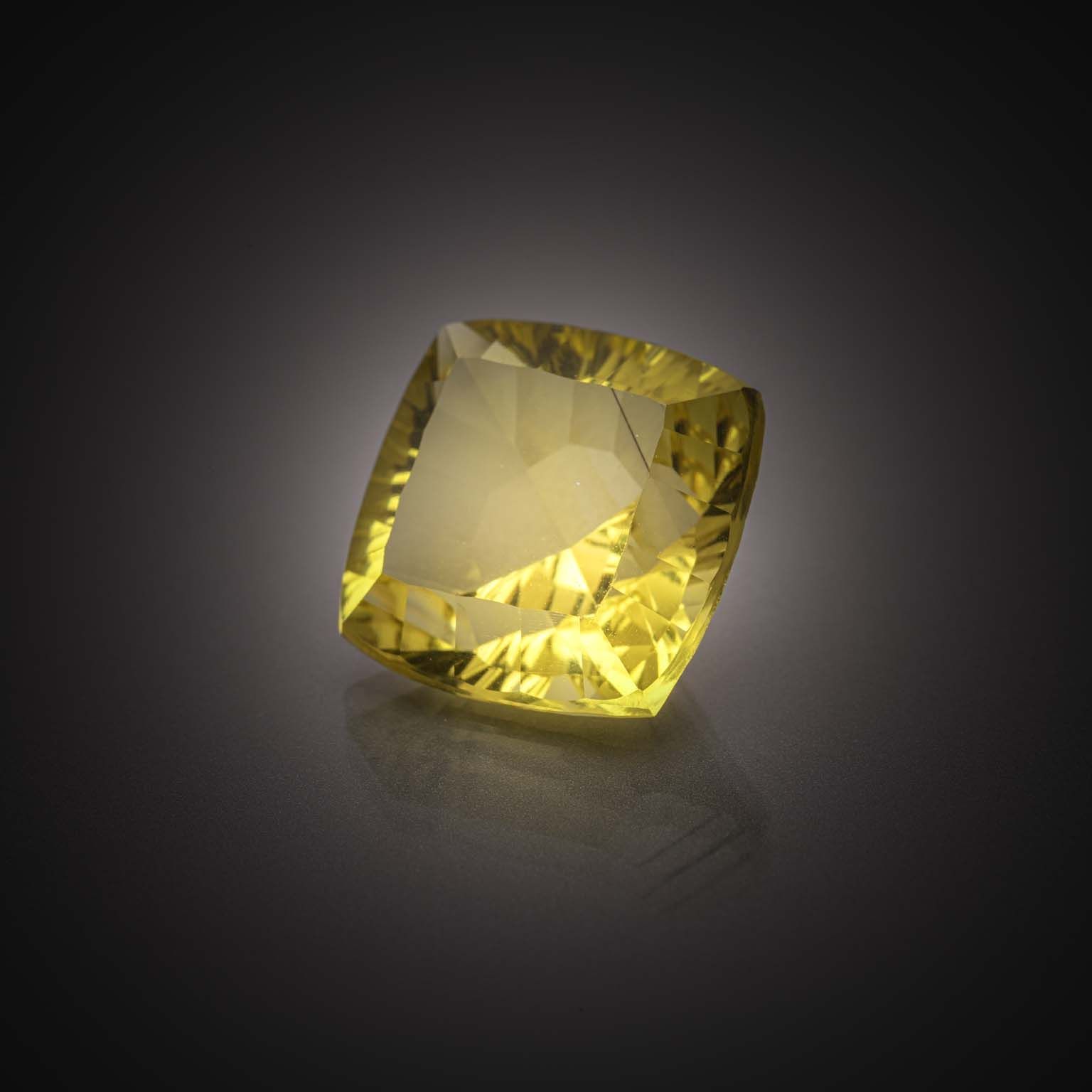 Lot de grenats, améthyte et citrine sur papier. - Lazuli