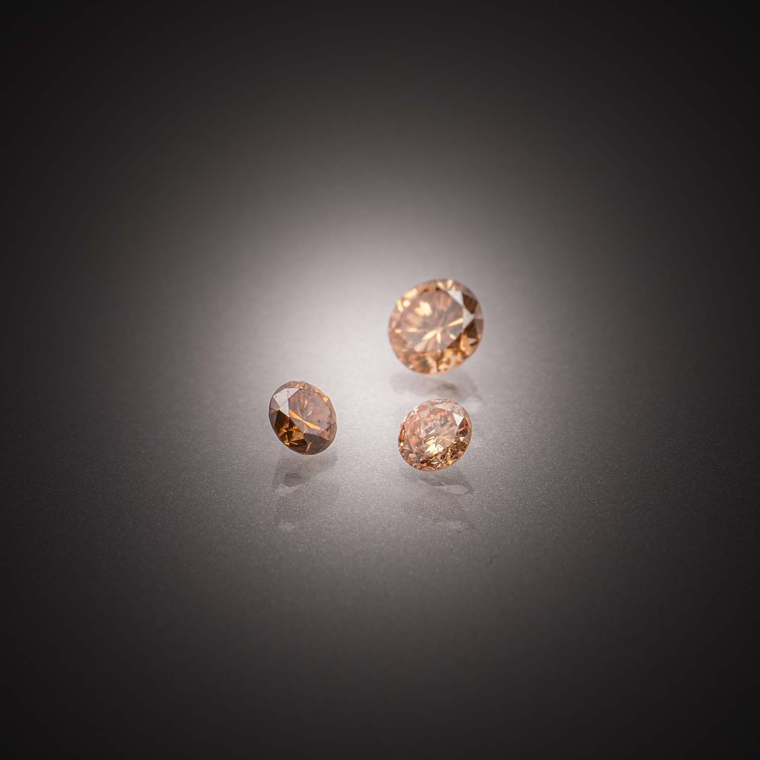 Scapolite poire sur papier. - Lazuli