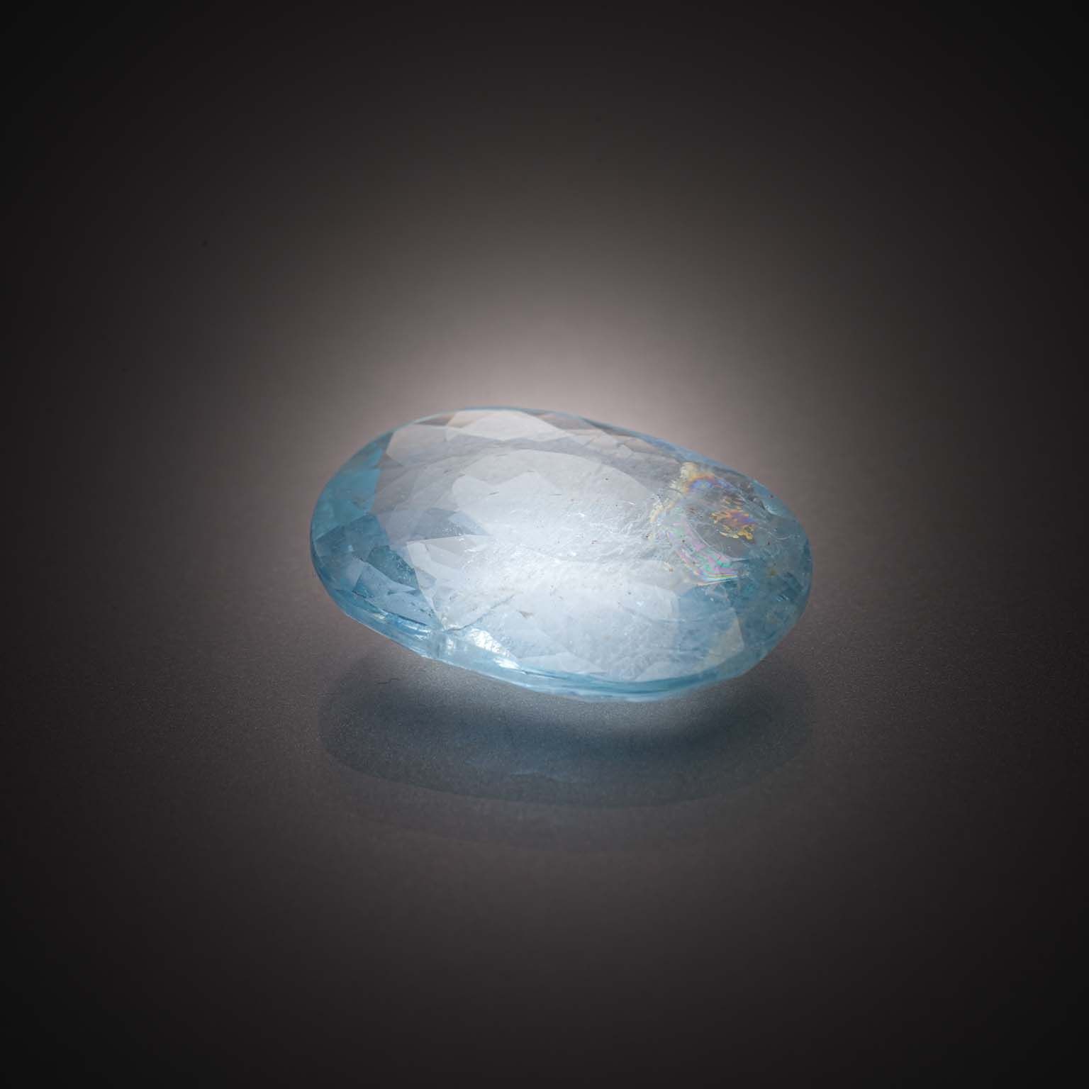 Lot de trois tanzanites ovales cabochons sur papier. - Lazuli