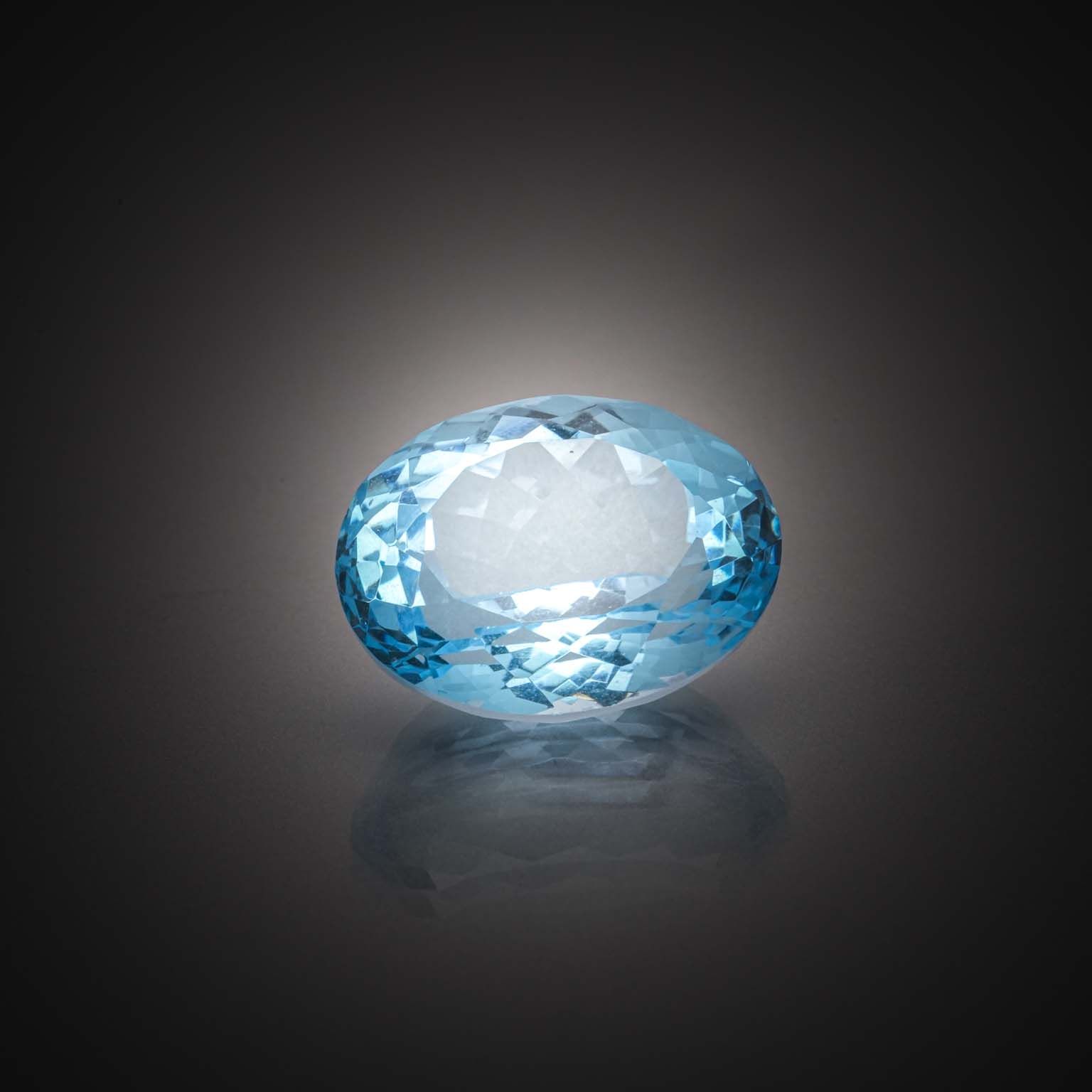 Appairage de fluorites bleues coussins sur papier. - Lazuli