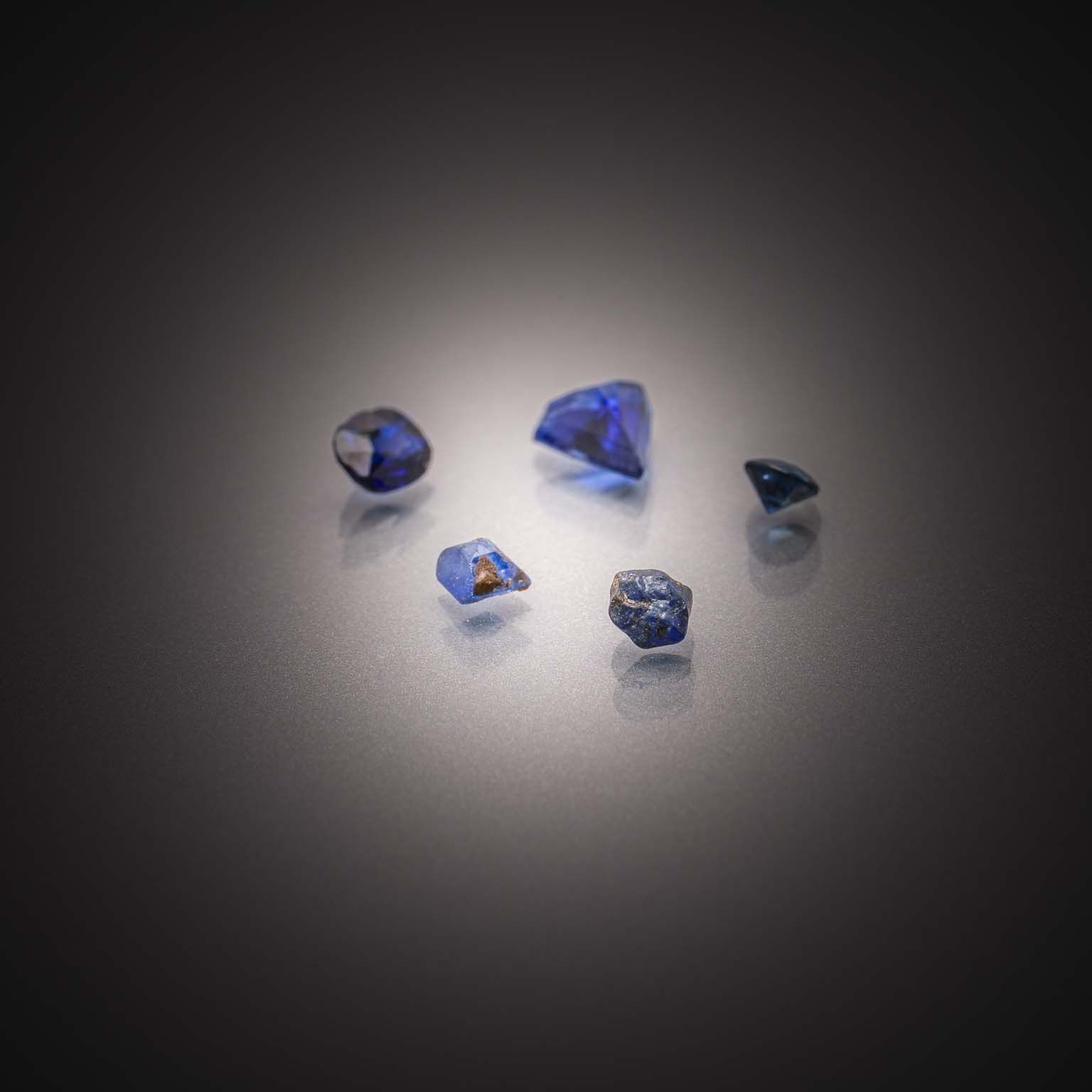 Amétrine poire sur papier. - Lazuli