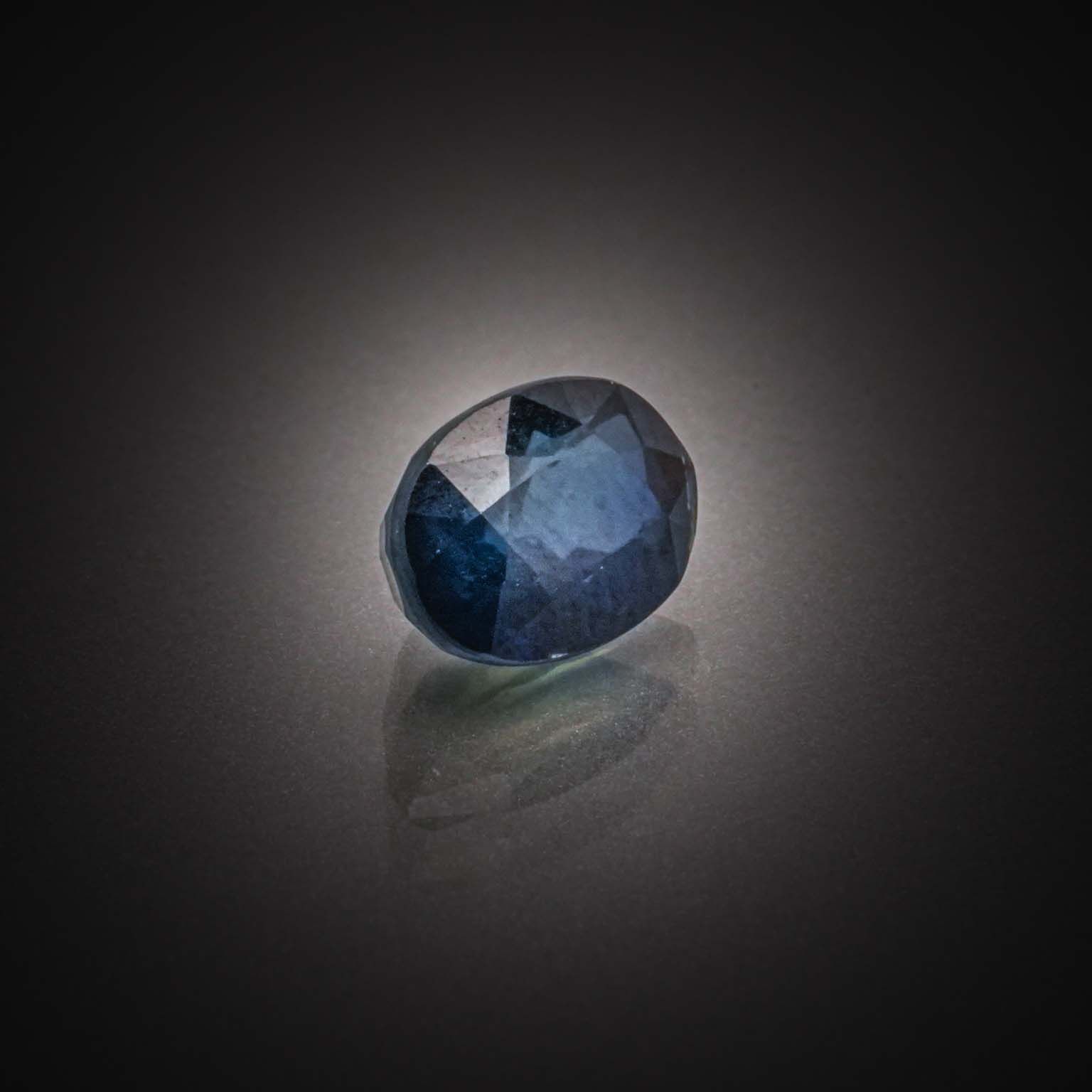 Lot d&rsquo;émeraudes rondes sur papier. - Lazuli