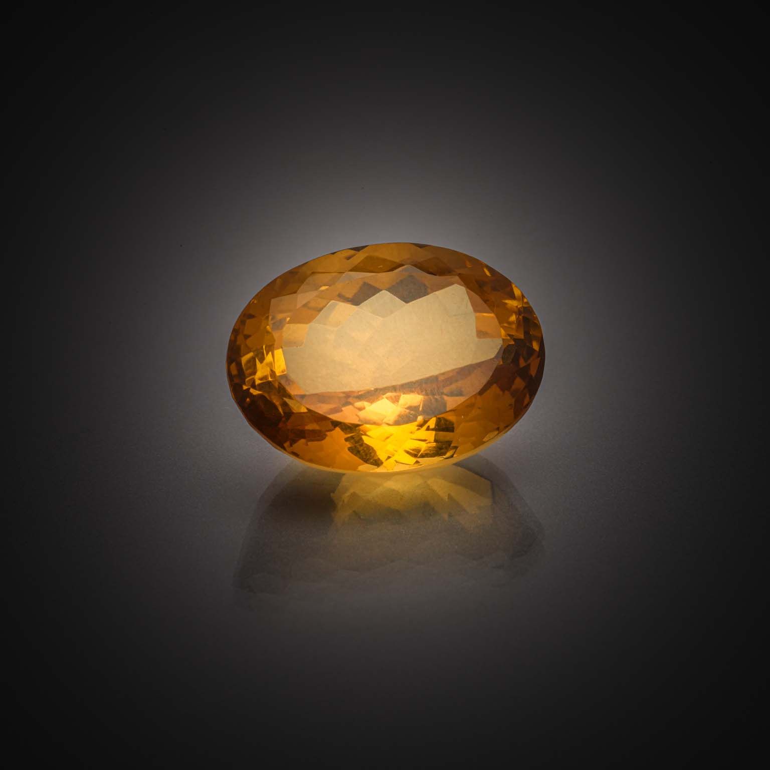 Citrine ovale sur papier. - Lazuli