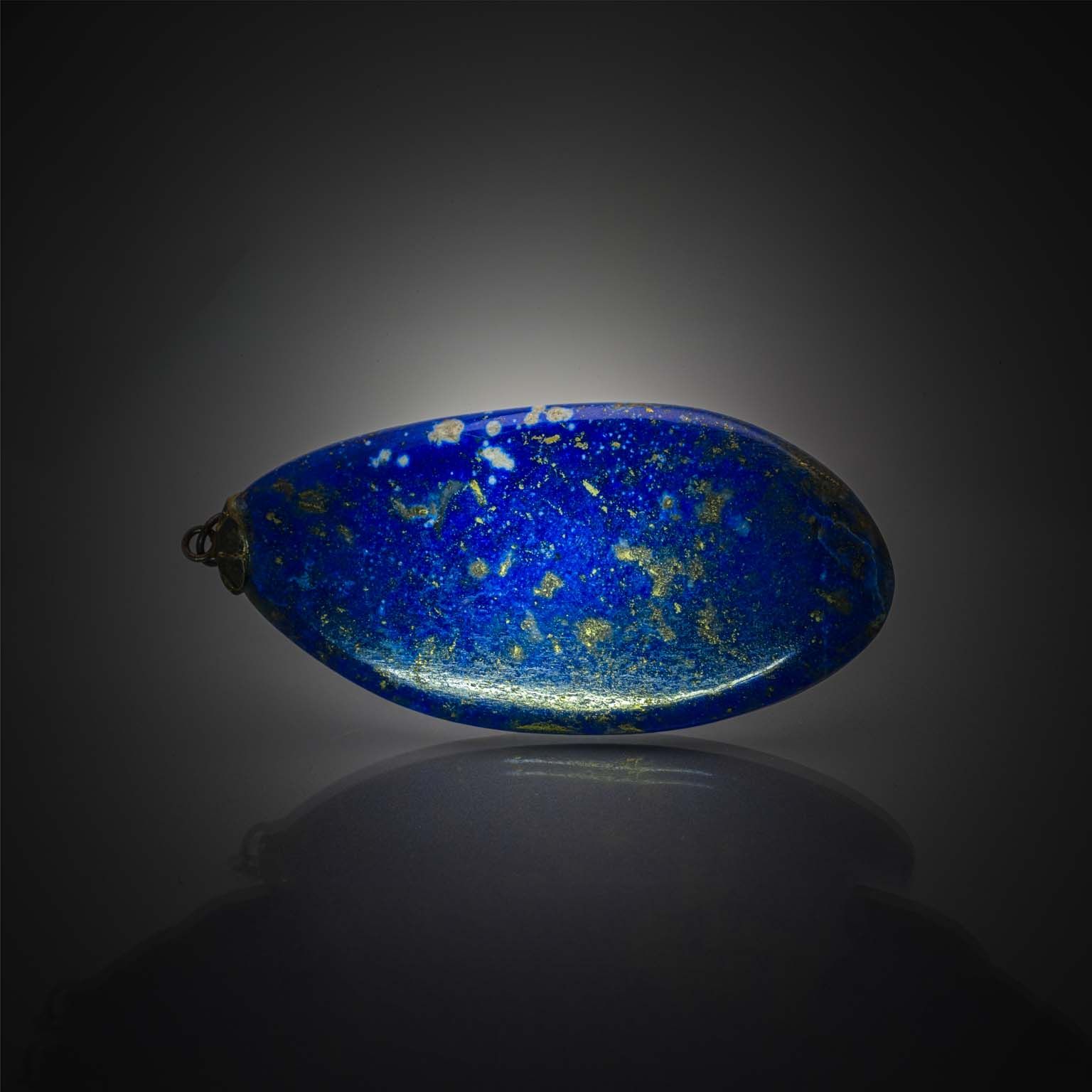 Lapis lazuli de forme ovale monté en pendentif. - Lazuli