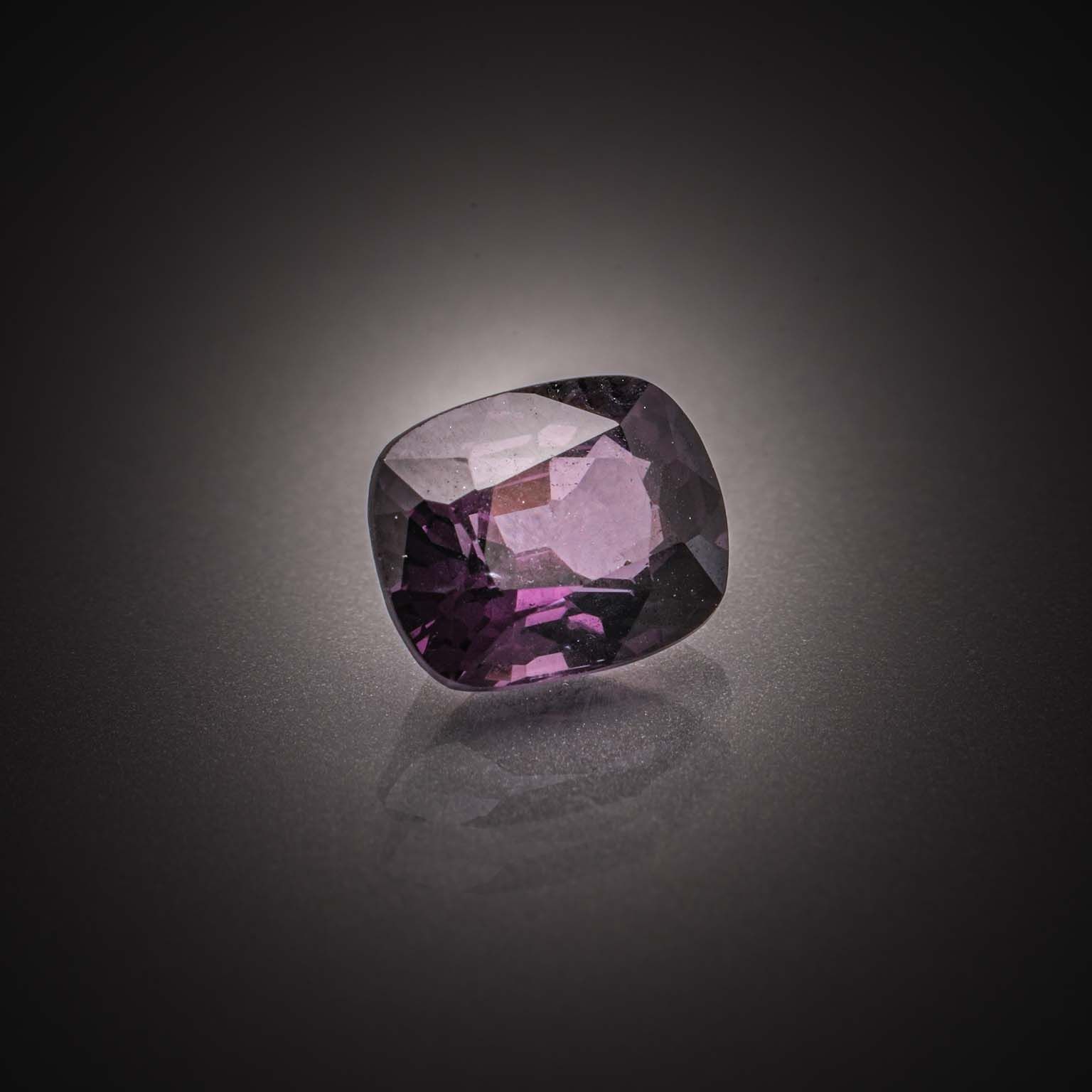 Lot de deux tourmalines paraïba ronde et rose sur papier. - Lazuli