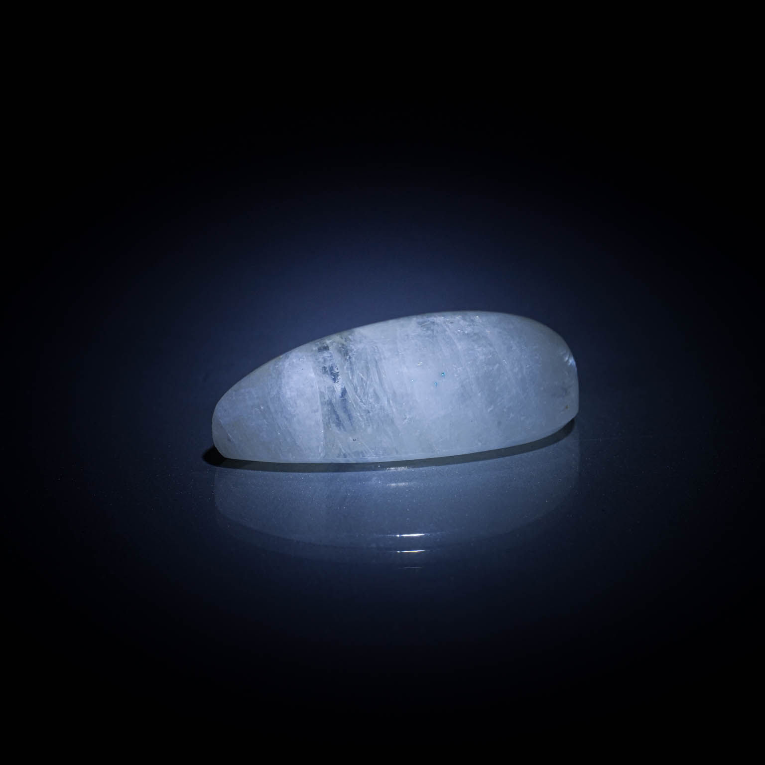 Prasiolite coussin sur papier. - Lazuli