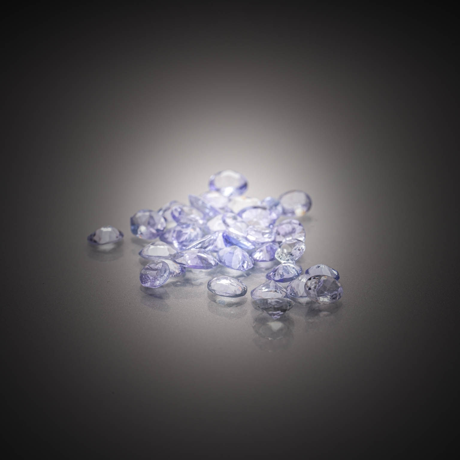 Lot de six quartz mystiques poires sur papier. - Lazuli