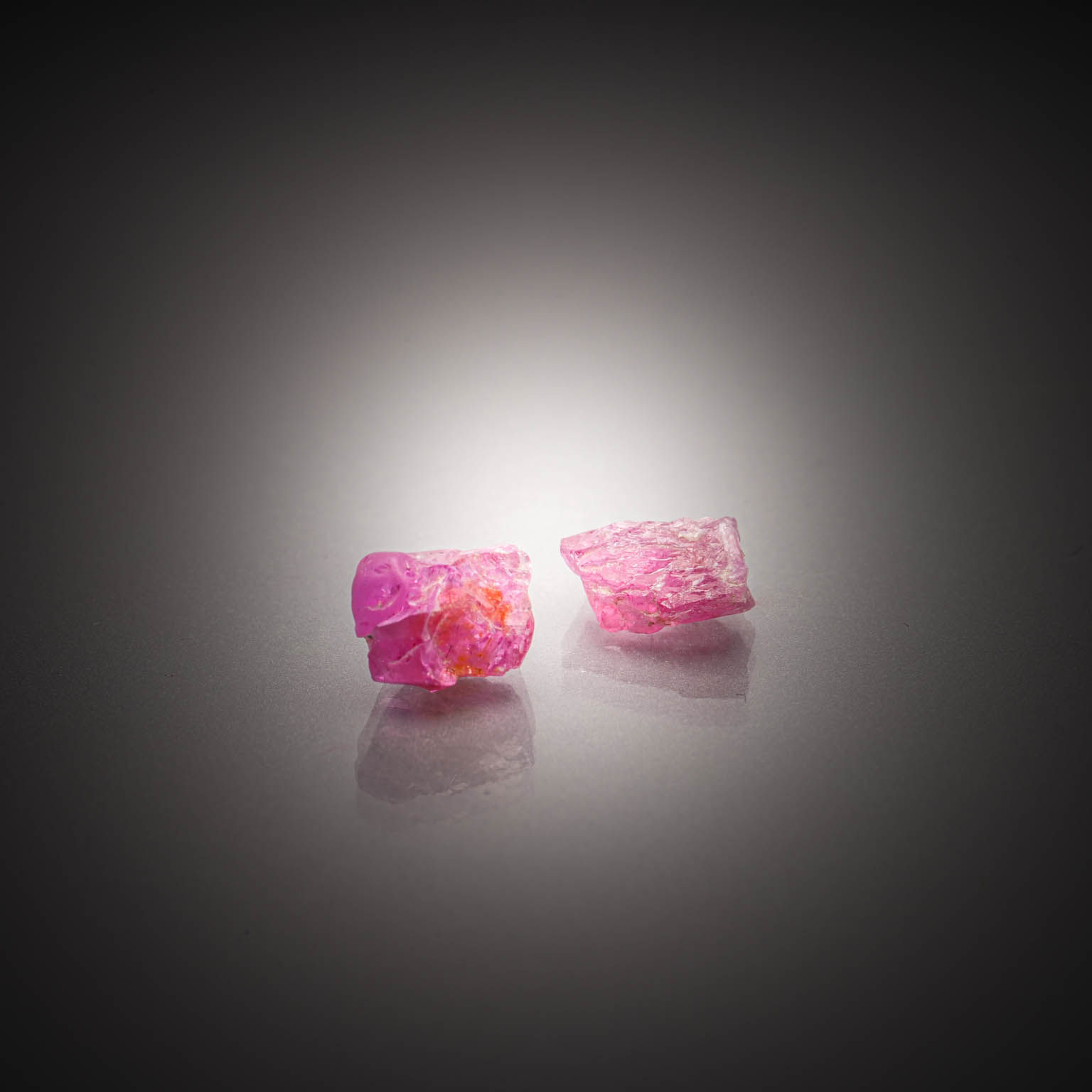 Appairage de fluorites (color change) coussins sur papier. - Lazuli