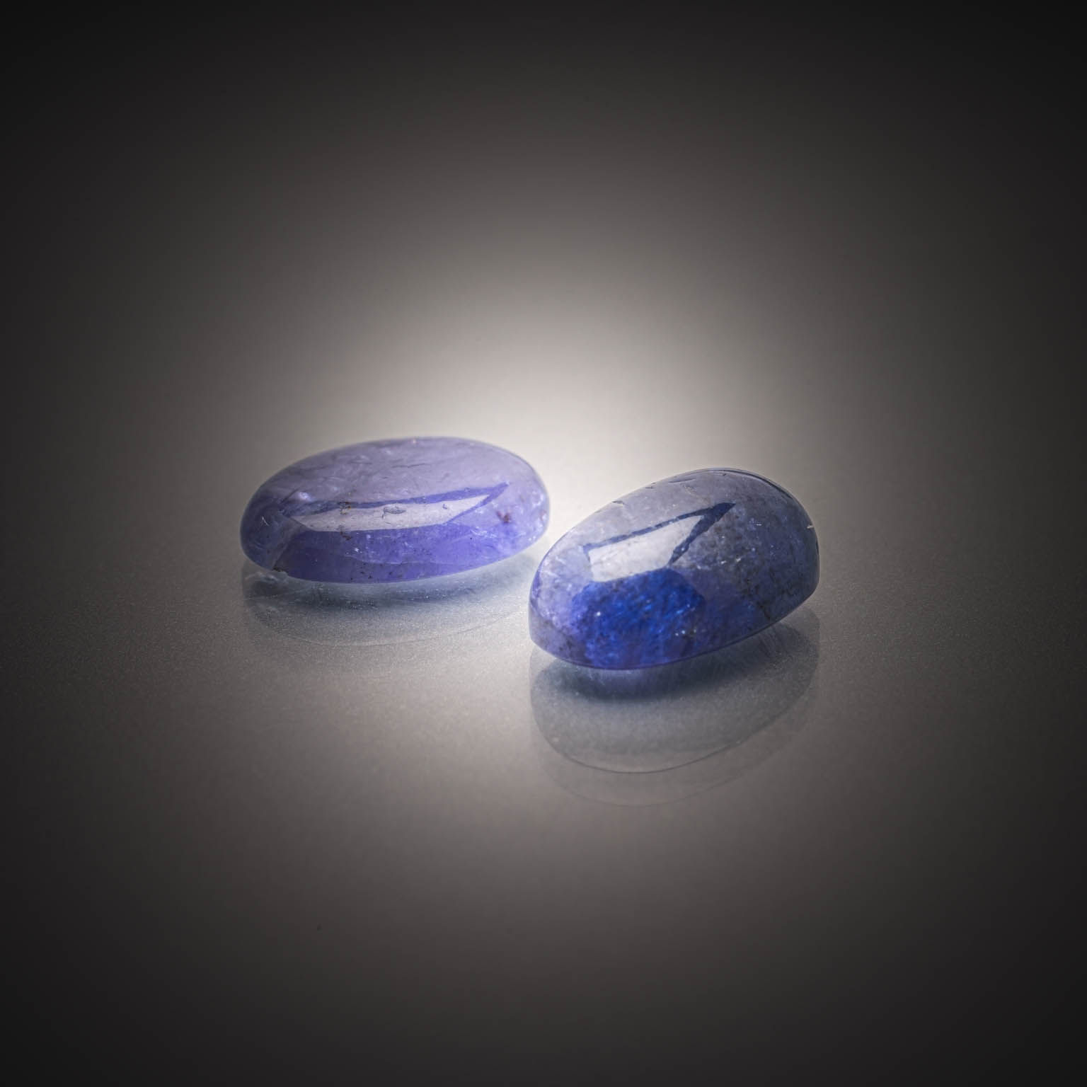 Quartz œil de tigre sur papier. - Lazuli