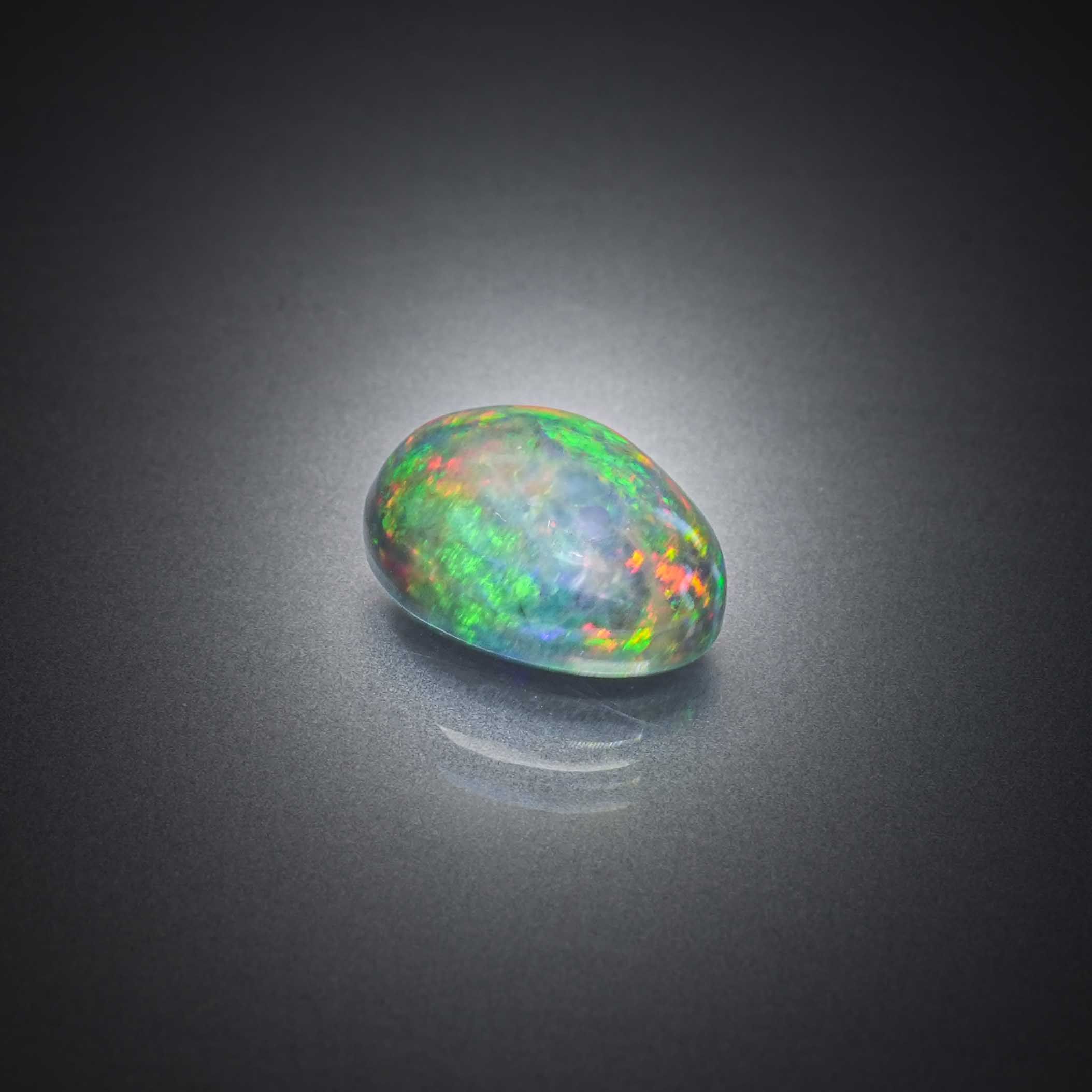 Opale noire sur papier