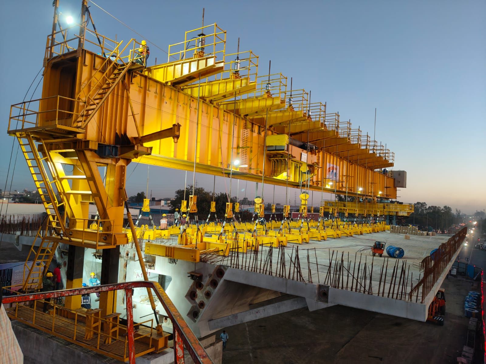 Launching Systems for Pre-Cast Girders Type IV