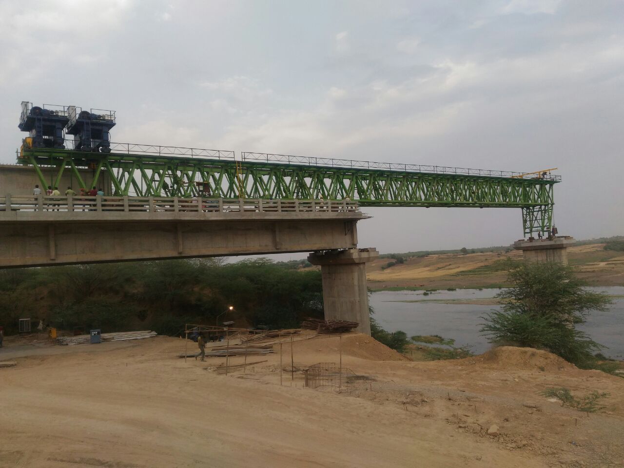 Launching Systems for Pre-Cast Girders Type II