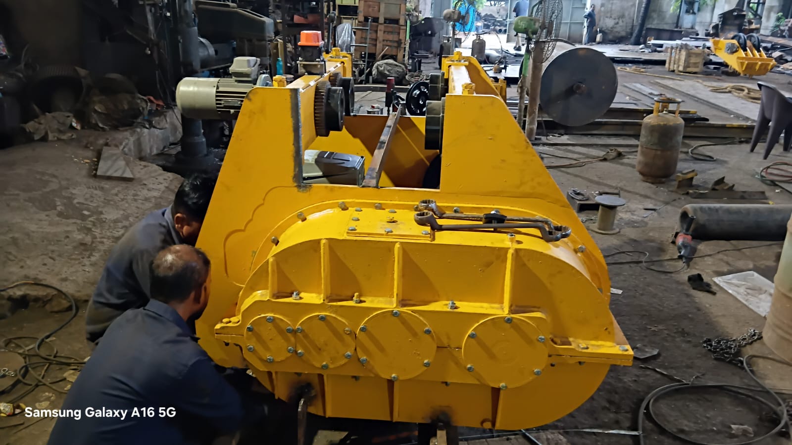 Heavy duty hoist for infrastructure projects up to 100 MT