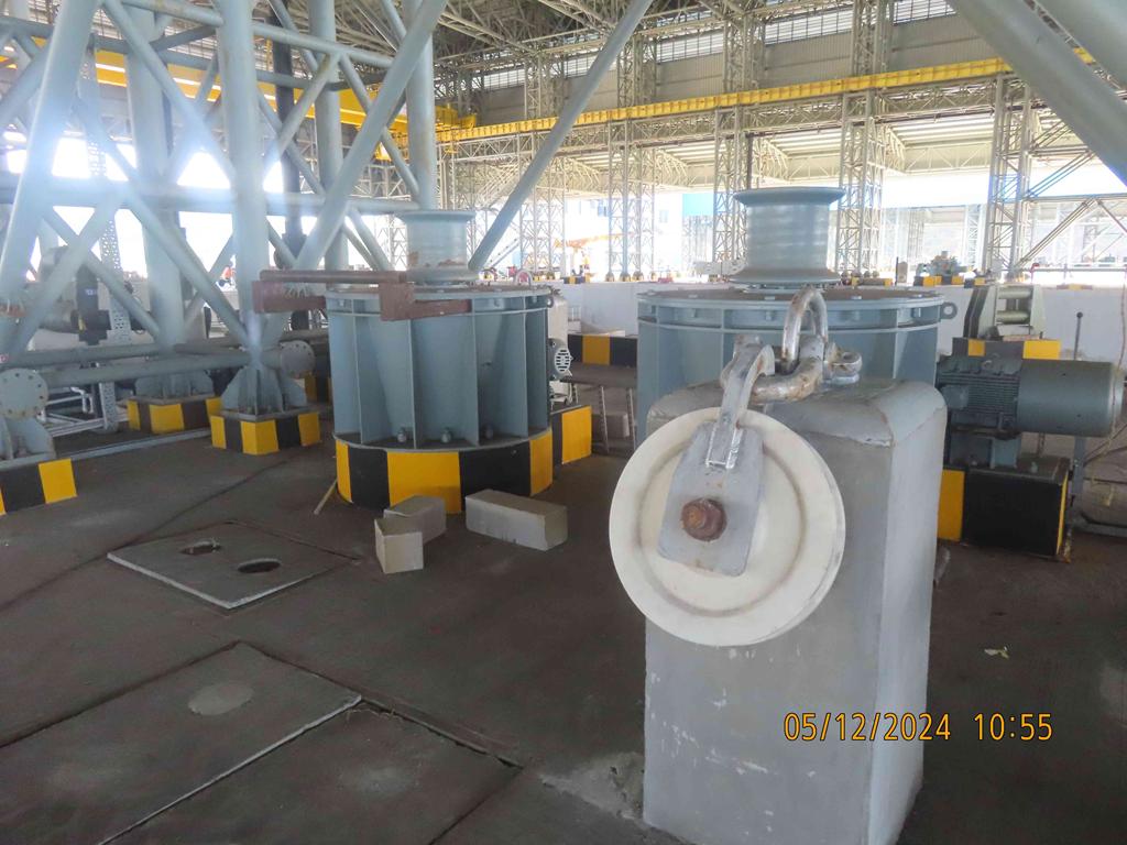 10 Ton Electric Capstan with Fairlead & Tackle Arrangement