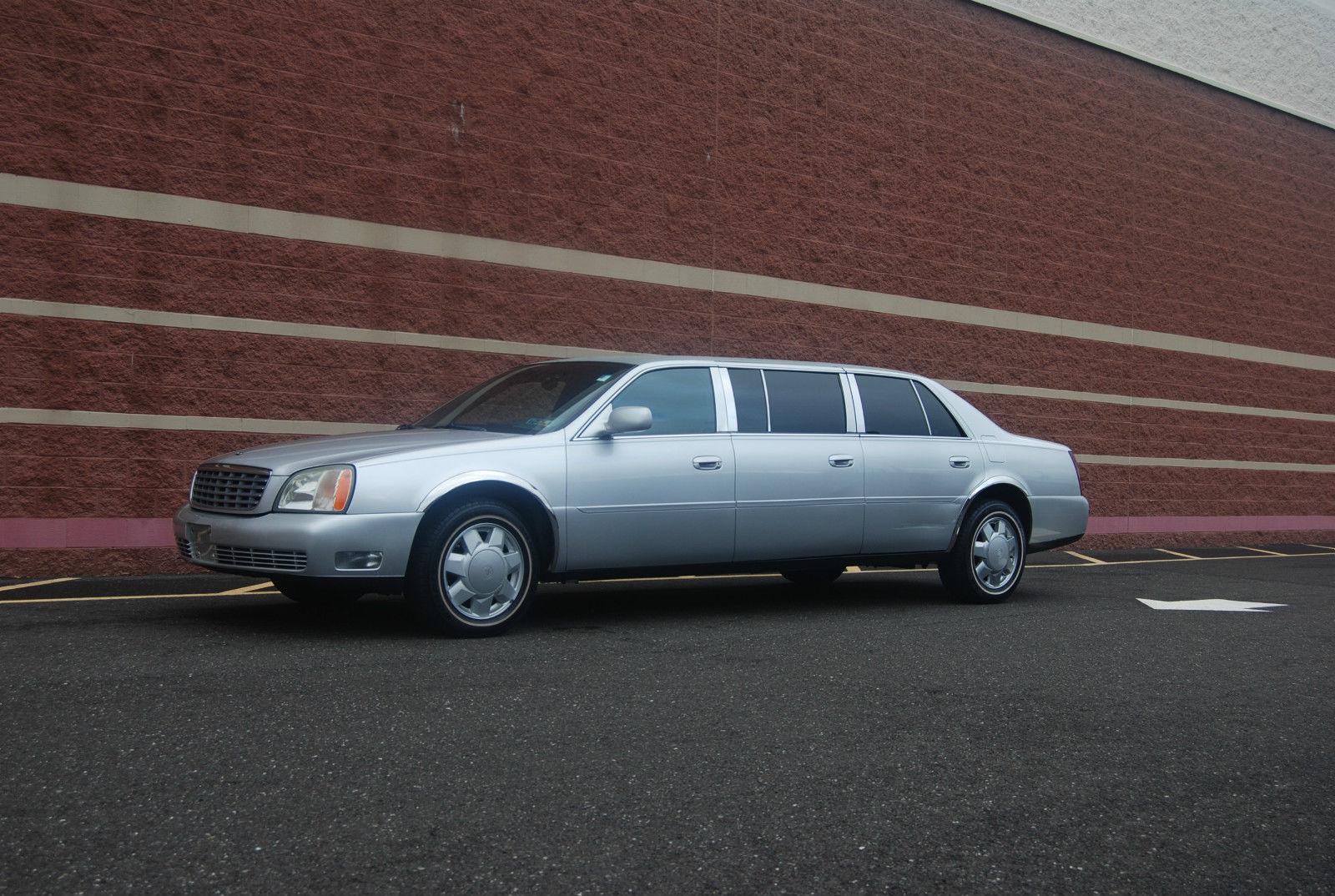Cadillac DTS Limousine