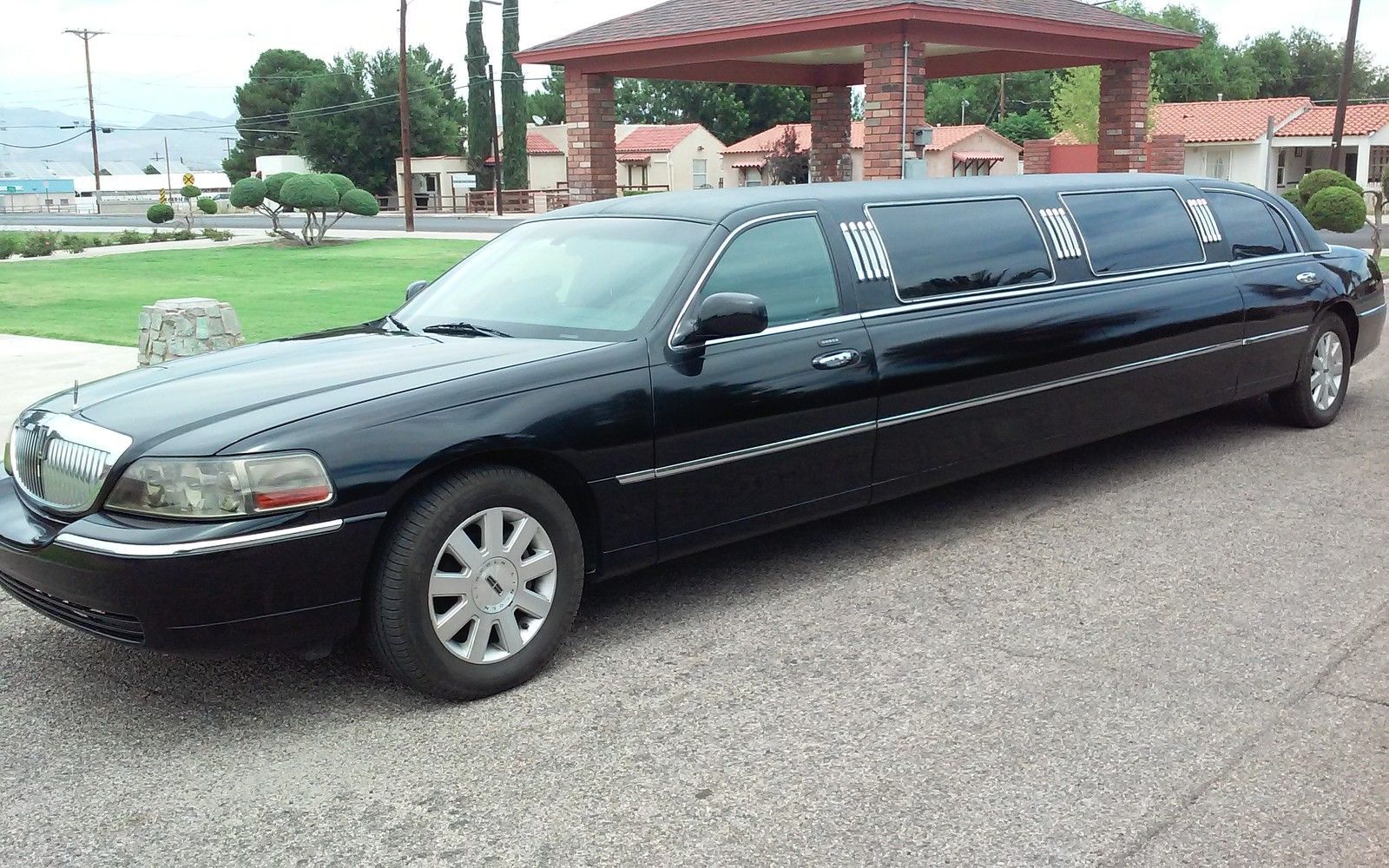 Lincoln Town car 1998 Limo