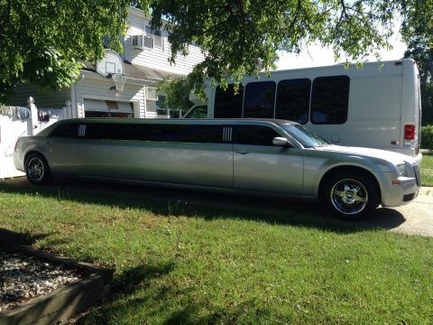 fully working 2006 Chrysler 300 Series limousine for sale