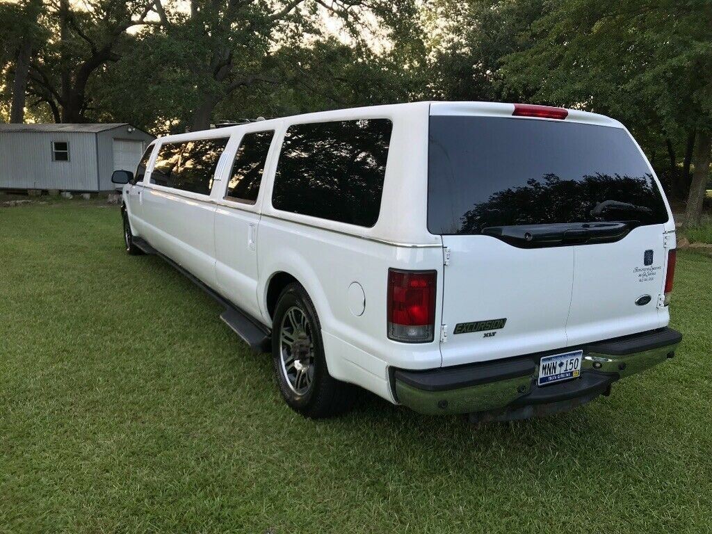 great working 2003 Ford Excursion Limousine
