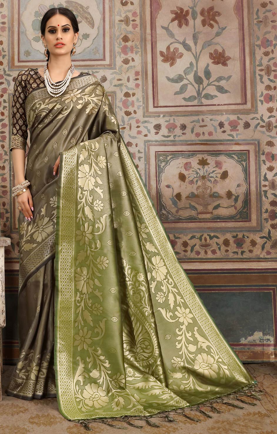 Party Wear, Reception, Traditional Gold color Kanjeevaram Silk, Silk fabric Saree 1570744