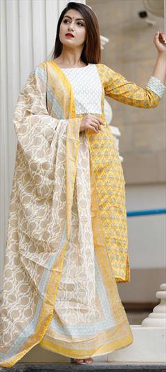 Festive, Reception Yellow color Salwar Kameez in Cotton fabric with Straight Floral, Gota Patti, Printed work : 1671709