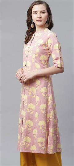 Casual Pink and Majenta color Kurti in Cotton fabric with Elbow Sleeve, Straight Floral, Printed work : 1801725