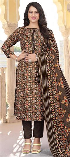 Casual Multicolor color Salwar Kameez in Pashmina fabric with Straight Printed, Stone work : 1837490