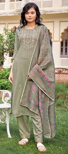Designer, Party Wear Green color Salwar Kameez in Crepe Silk fabric with Straight Embroidered work : 1847809