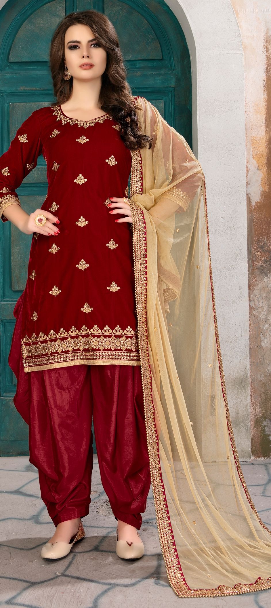 Wedding Red and Maroon color Velvet fabric Salwar Kameez : 1512040