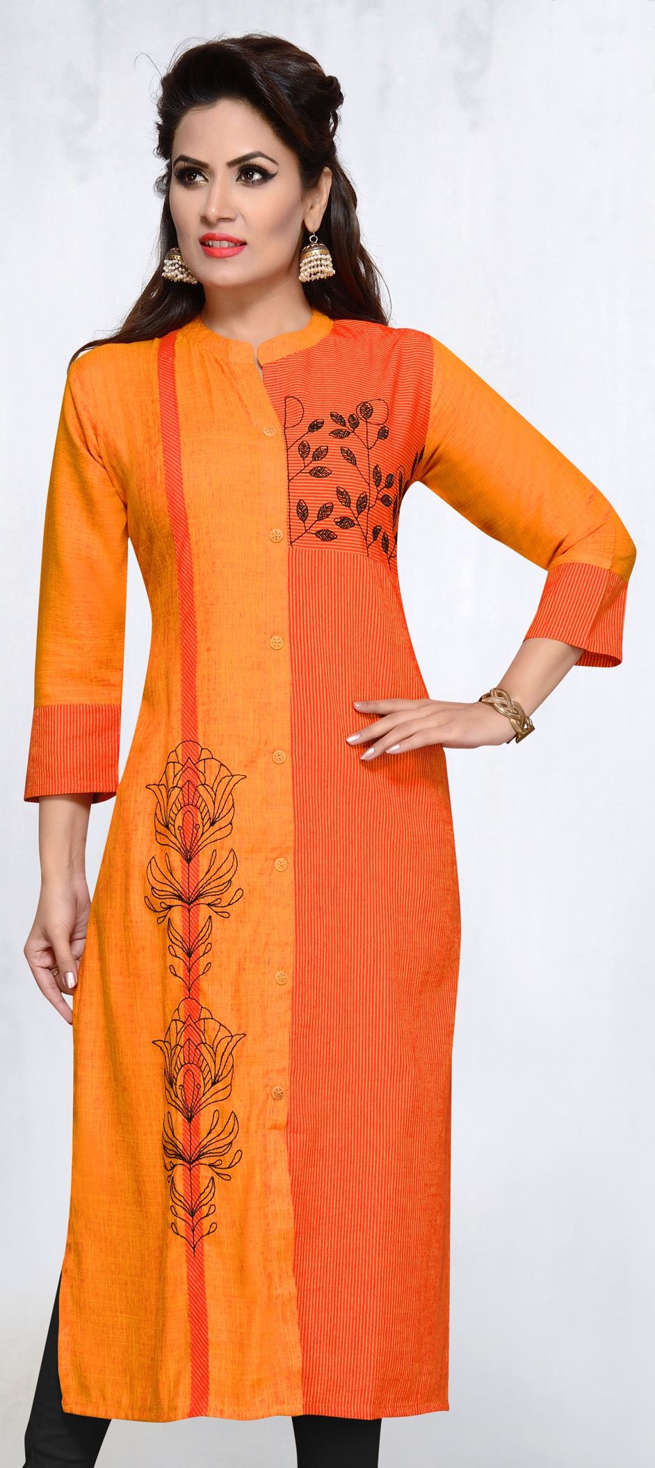 1543034 Casual Orange color Cotton fabric Kurti