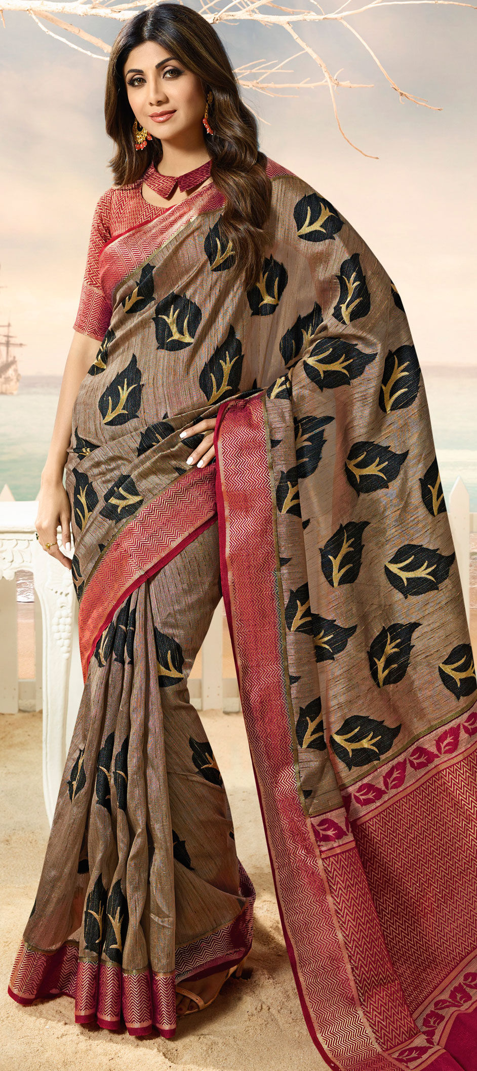 Bollywood Black And Grey Color Raw Silk Silk Fabric Saree 1575408