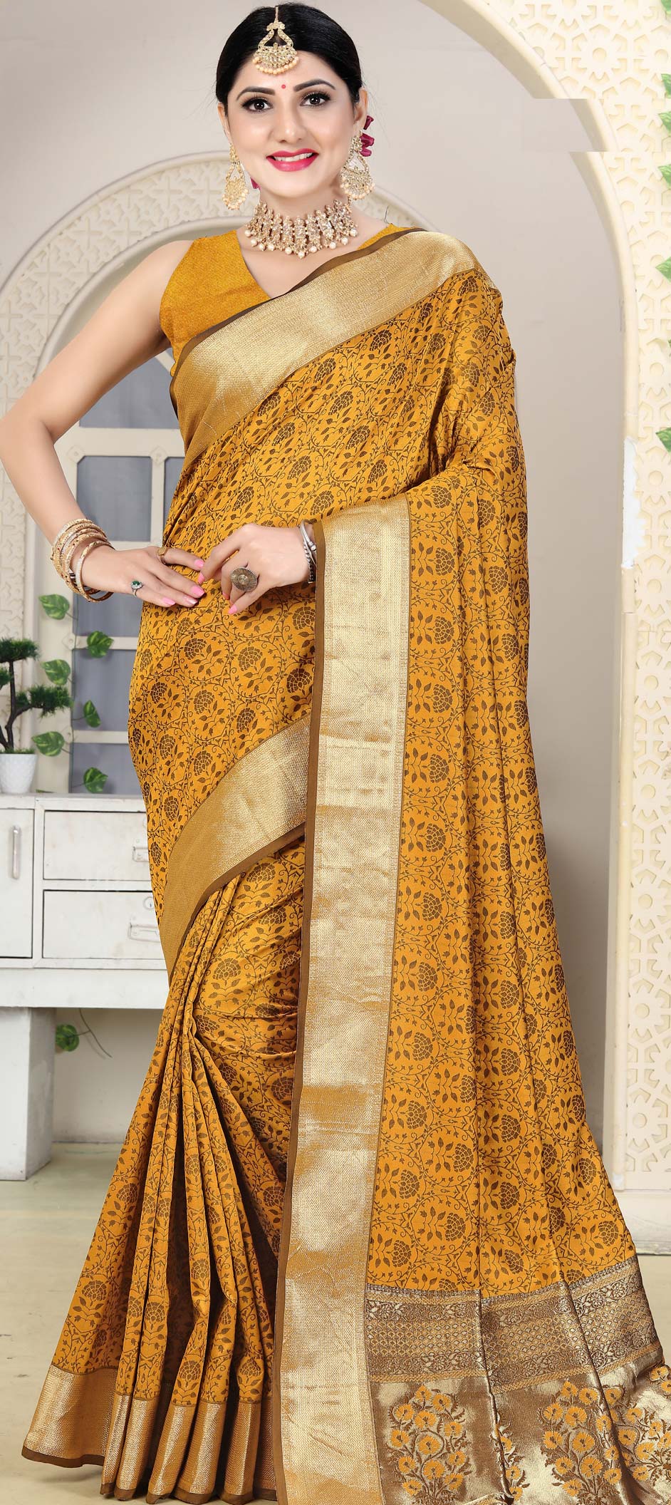 Silk Blend Gold Traditional Saree main image 0